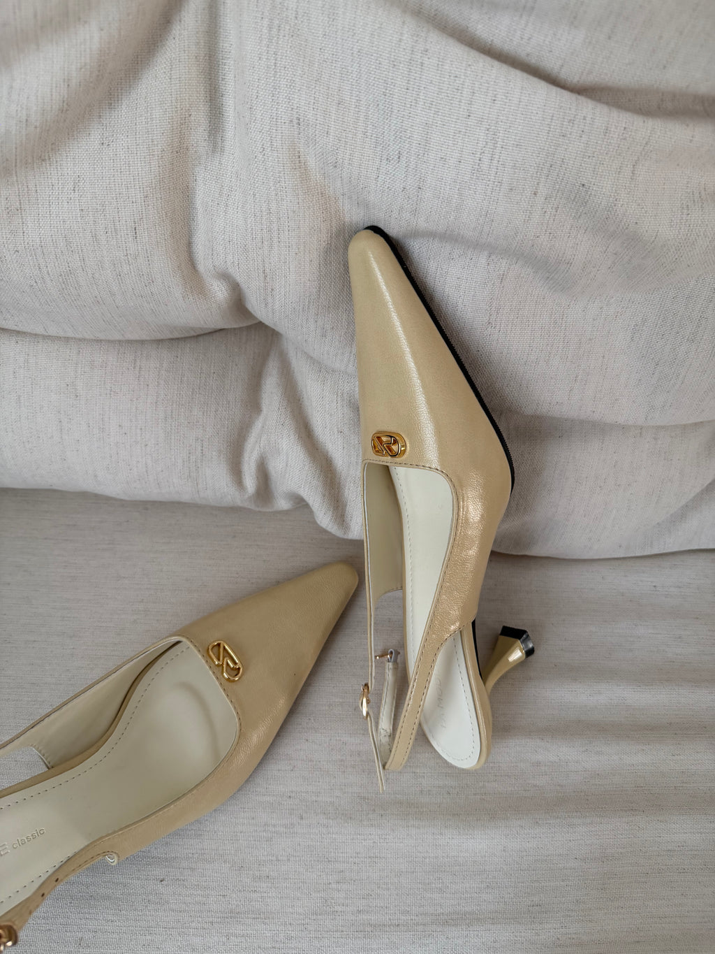 La mode Sharp Gold Icon Heels