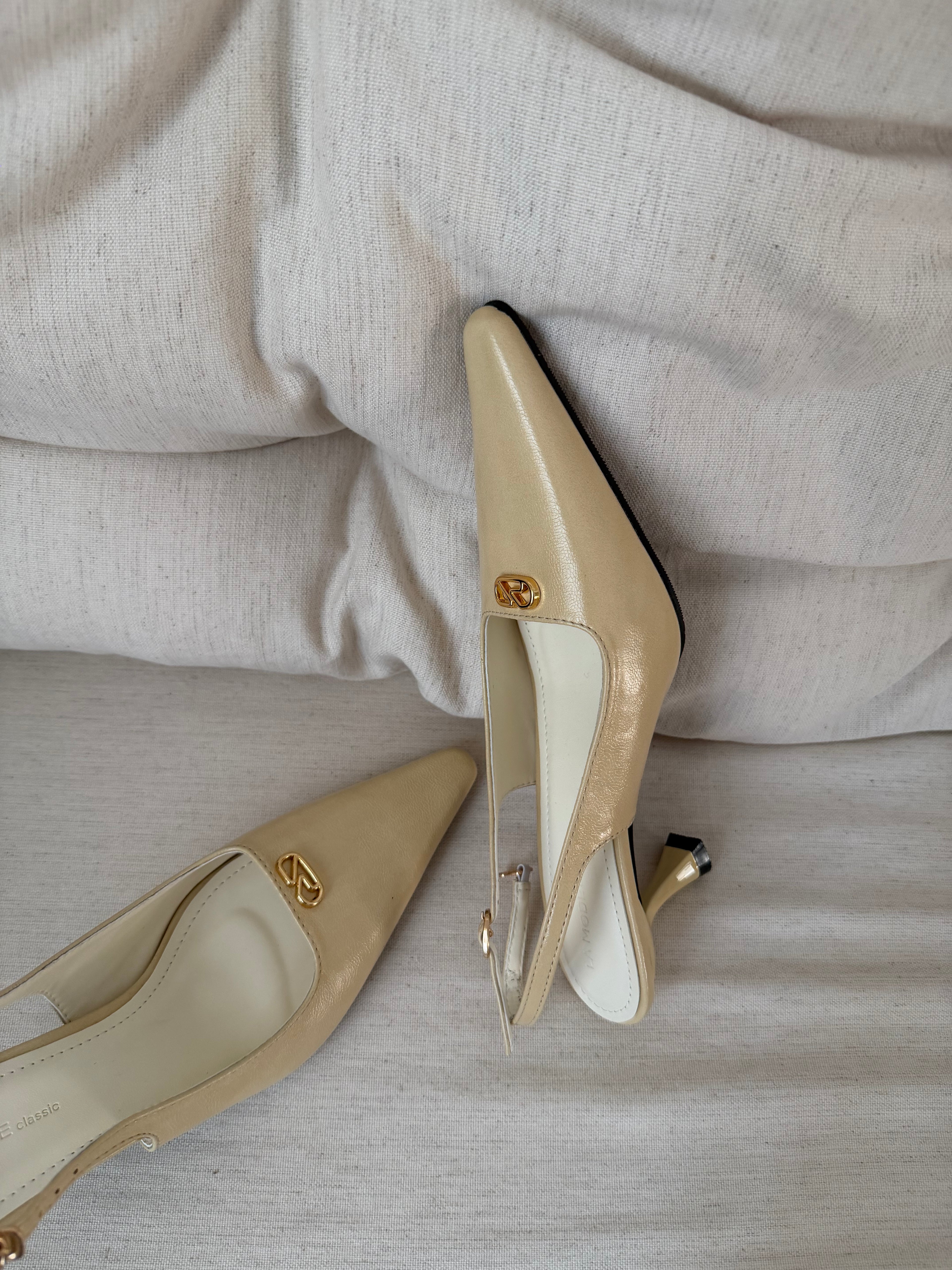 La mode Sharp Gold Icon Heels