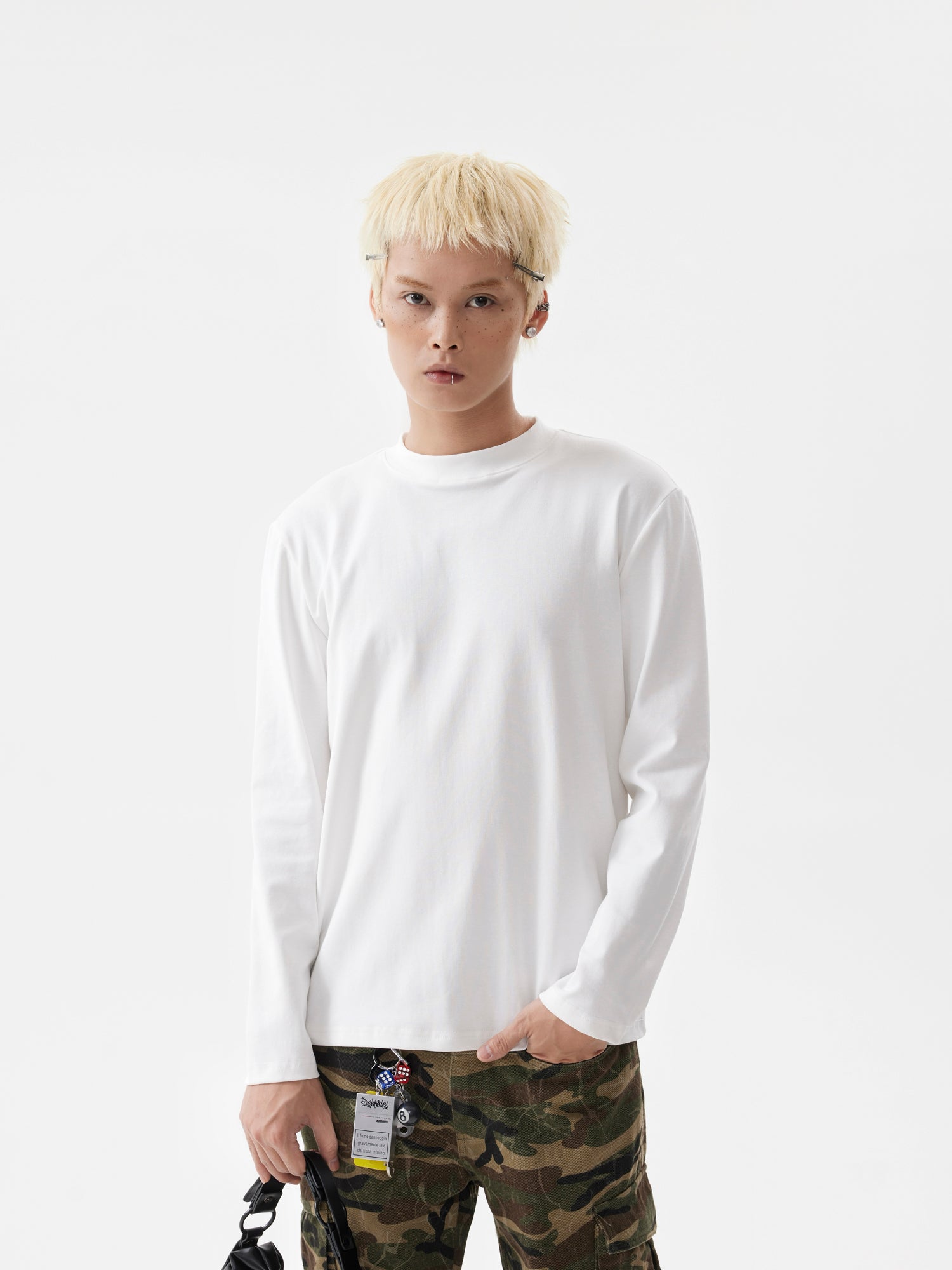 BTSG slim shoulder stretch small neckline long sleeve tee