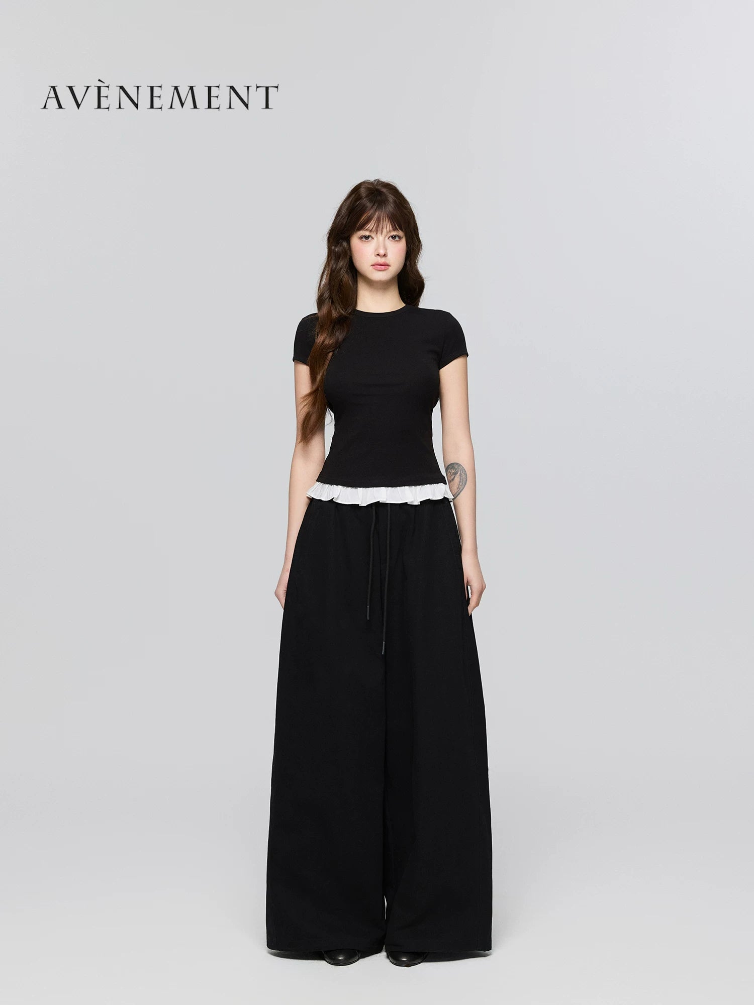 Avenement Splicing Lace Slim Body Contrasting Tee