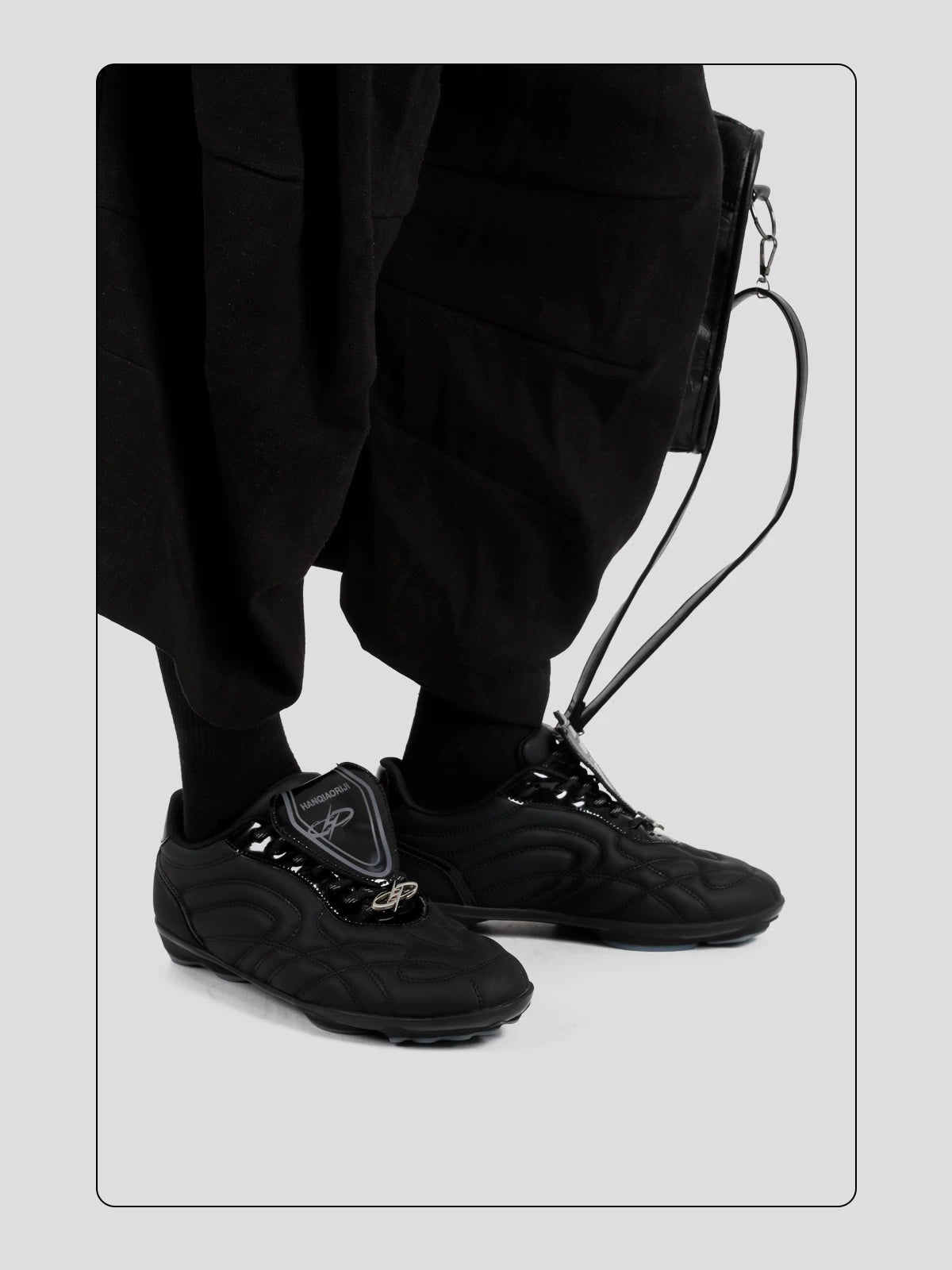 HANQIAORJI Commuter Casual Football Shoes