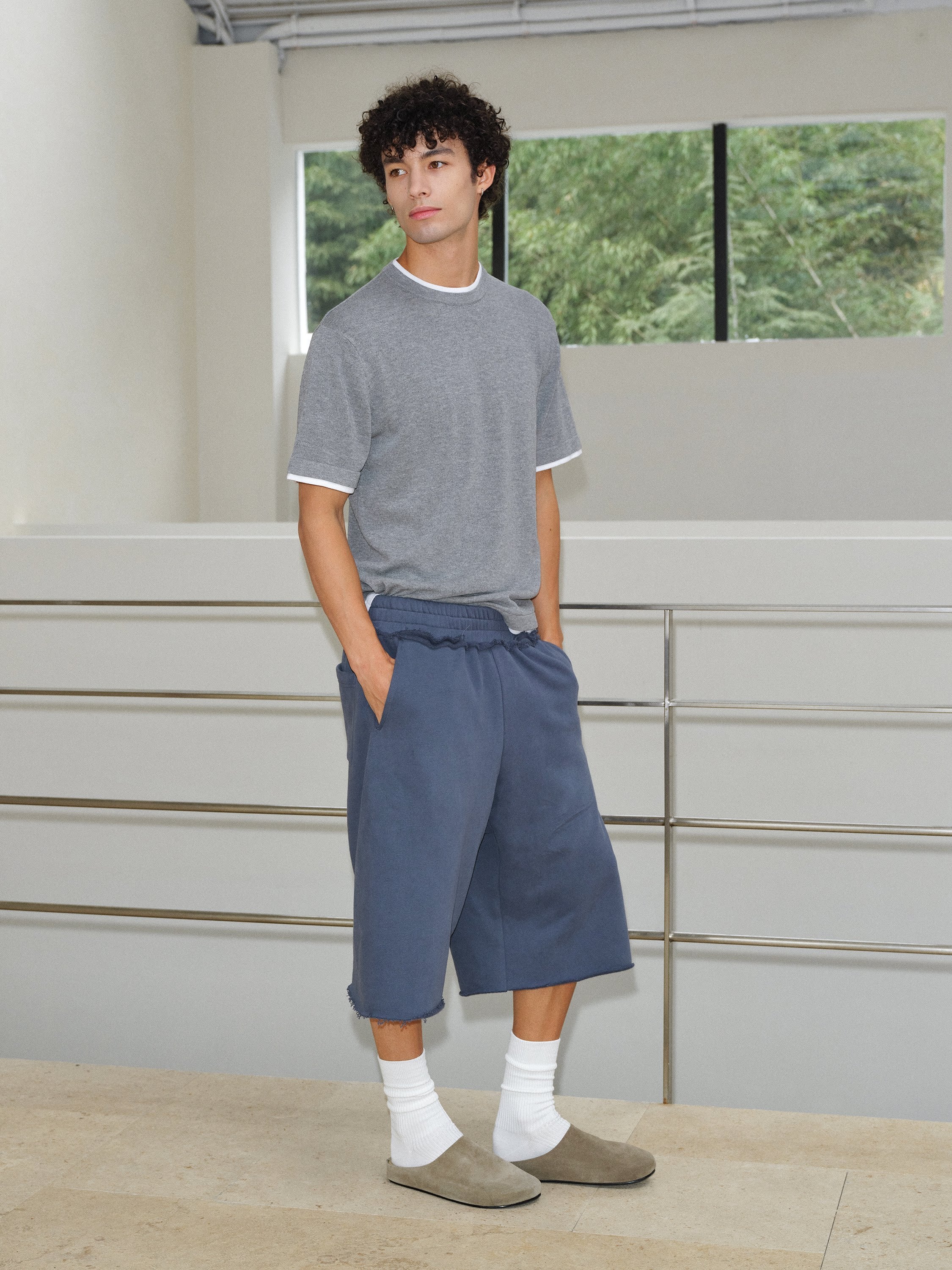 VLABMADE Linen-Blend Relaxed Fit Contrast Hem Short Sleeve Tee
