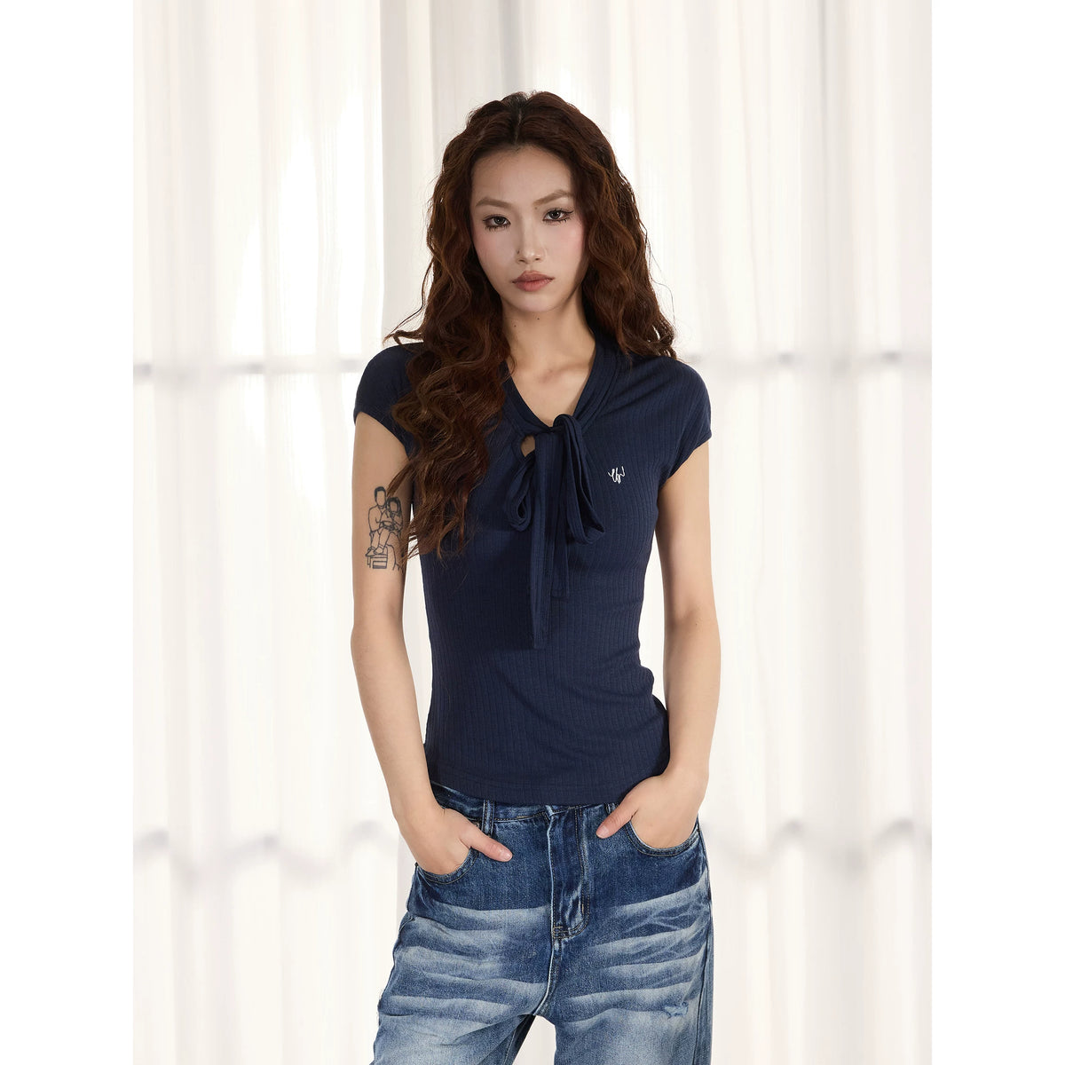 ANTSSTNA American Retro Bow-Tie V-Neck Cropped T-Shirt