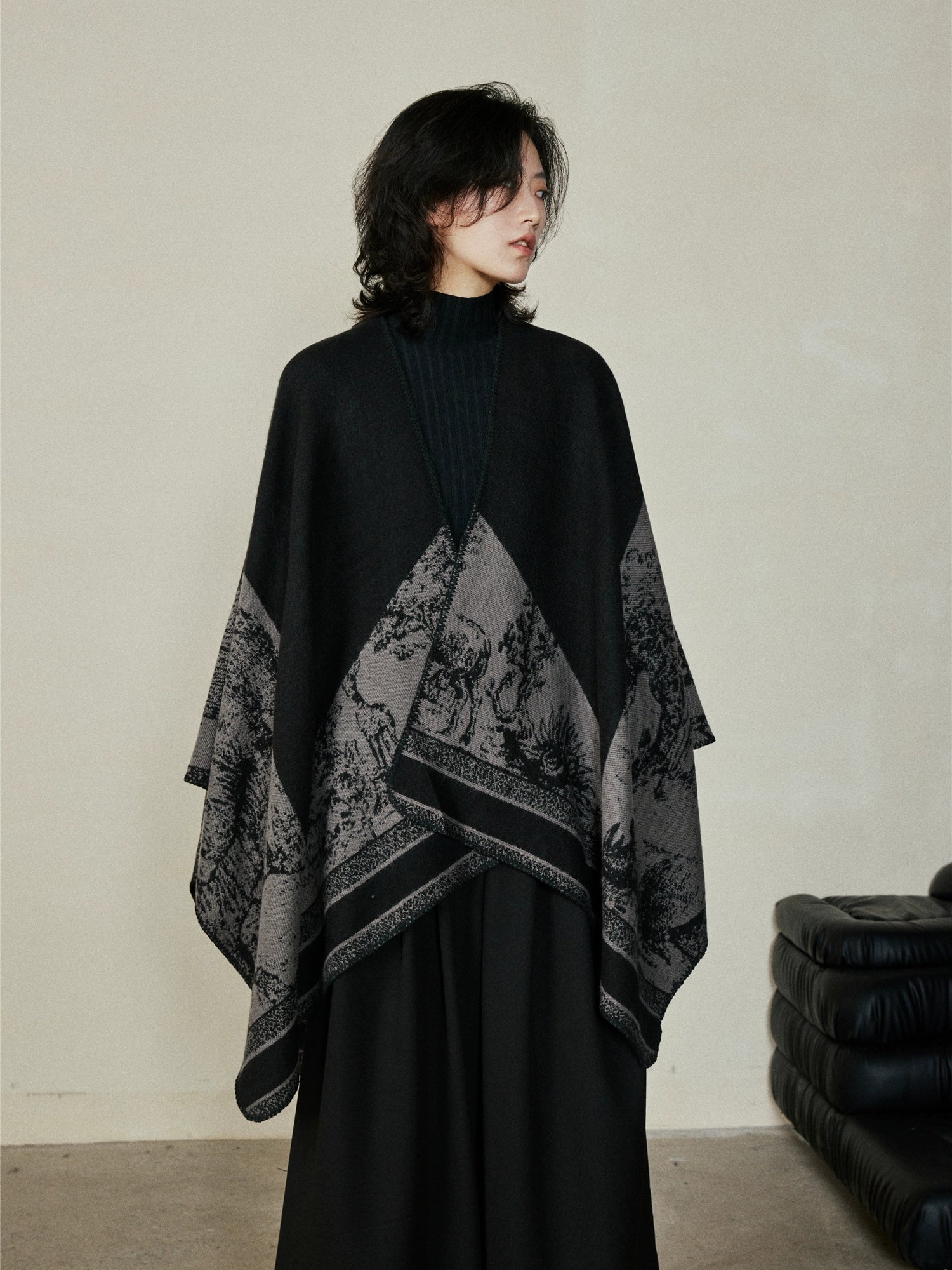 SUNYVONNE Split-ended Cape Large Shawl