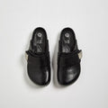 AMBSOM Leather Closed-Toe Clog