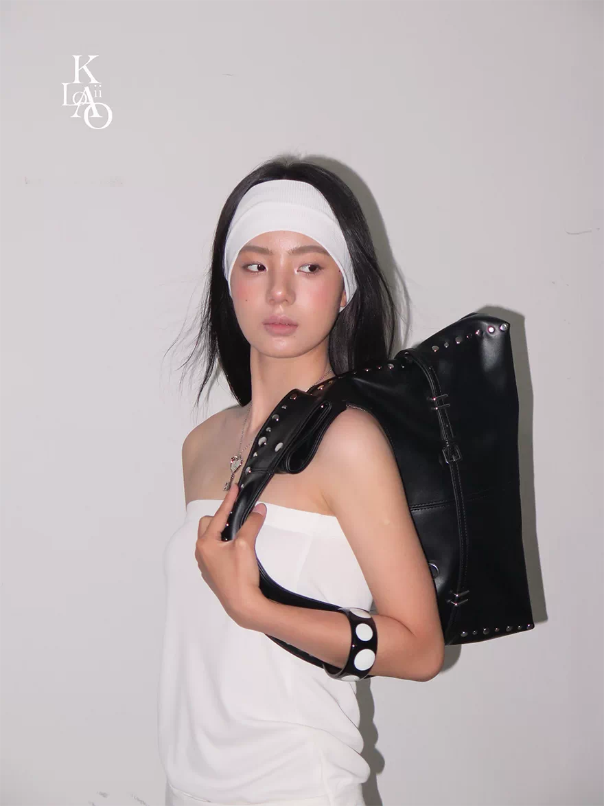 Kloaiio Black Faux Leather Zip-Top Shoulder Bag