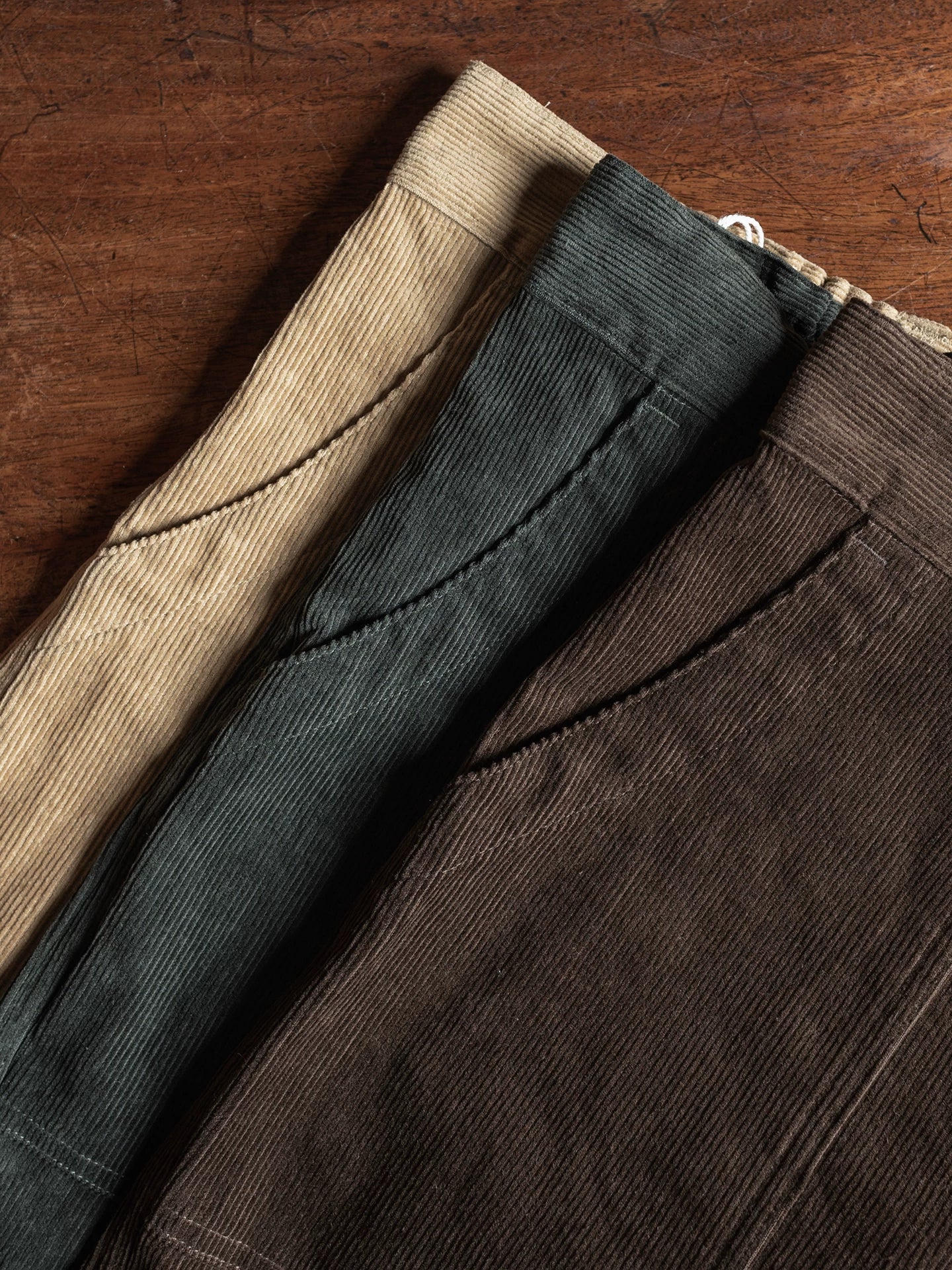 Bronson Pure Cotton Corduroy High-Waist Wide-Leg Cargo Shorts