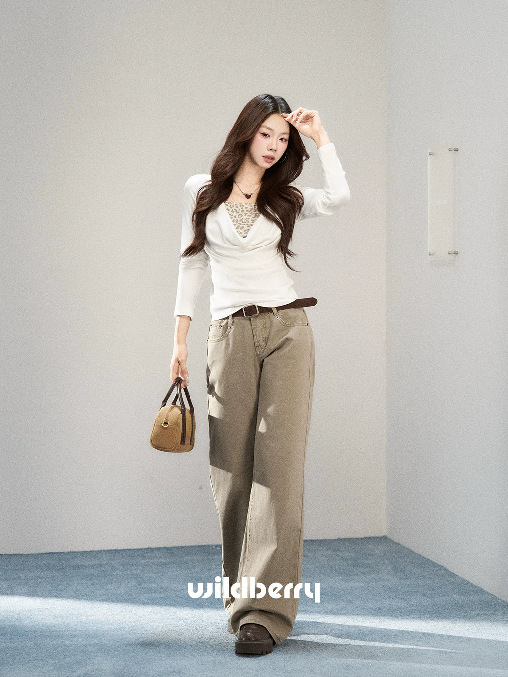 Wildberry Khaki High-Waist Straight-Leg Jeans