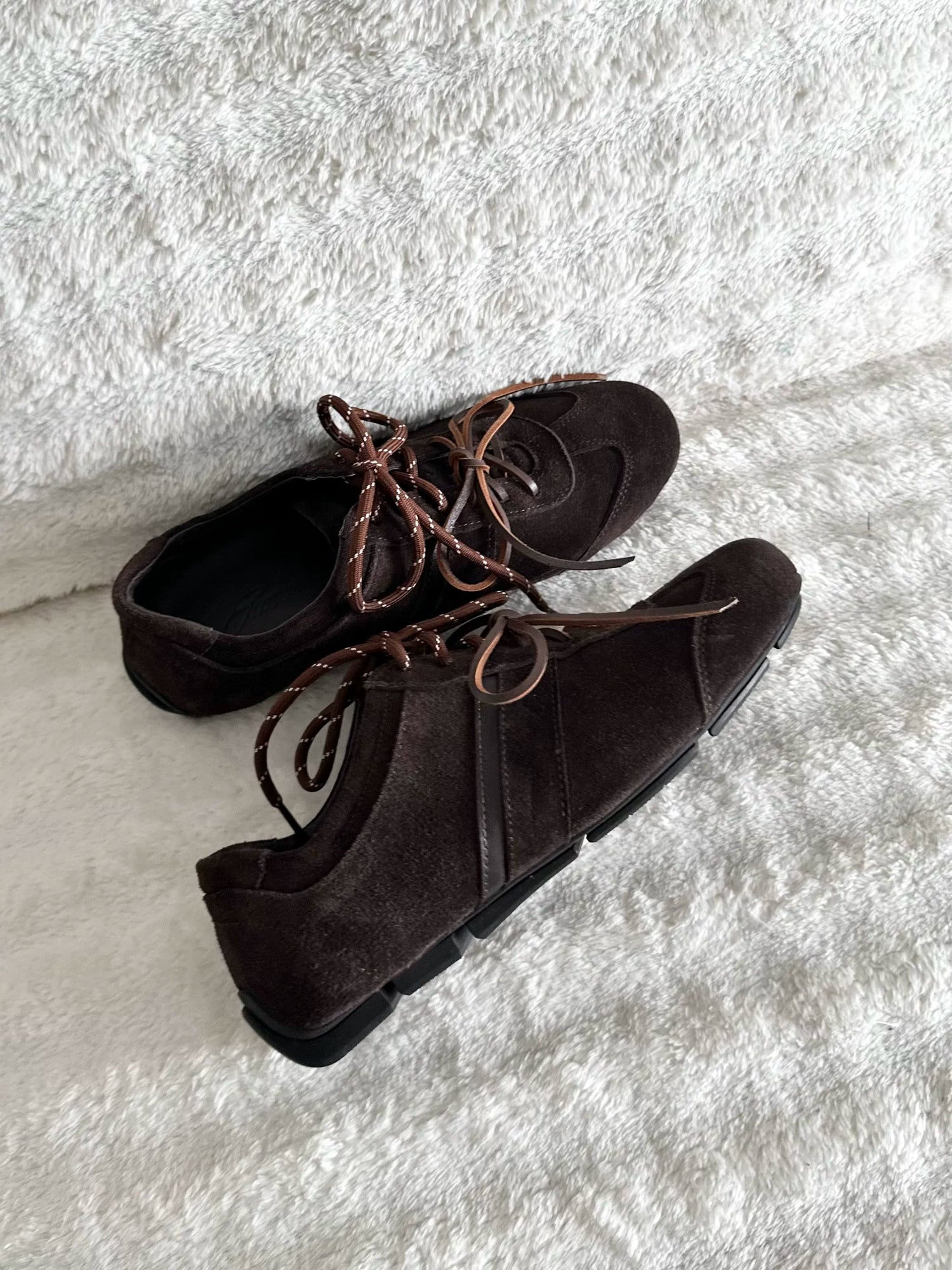 AMBSOM Suede Lace-Up Derby