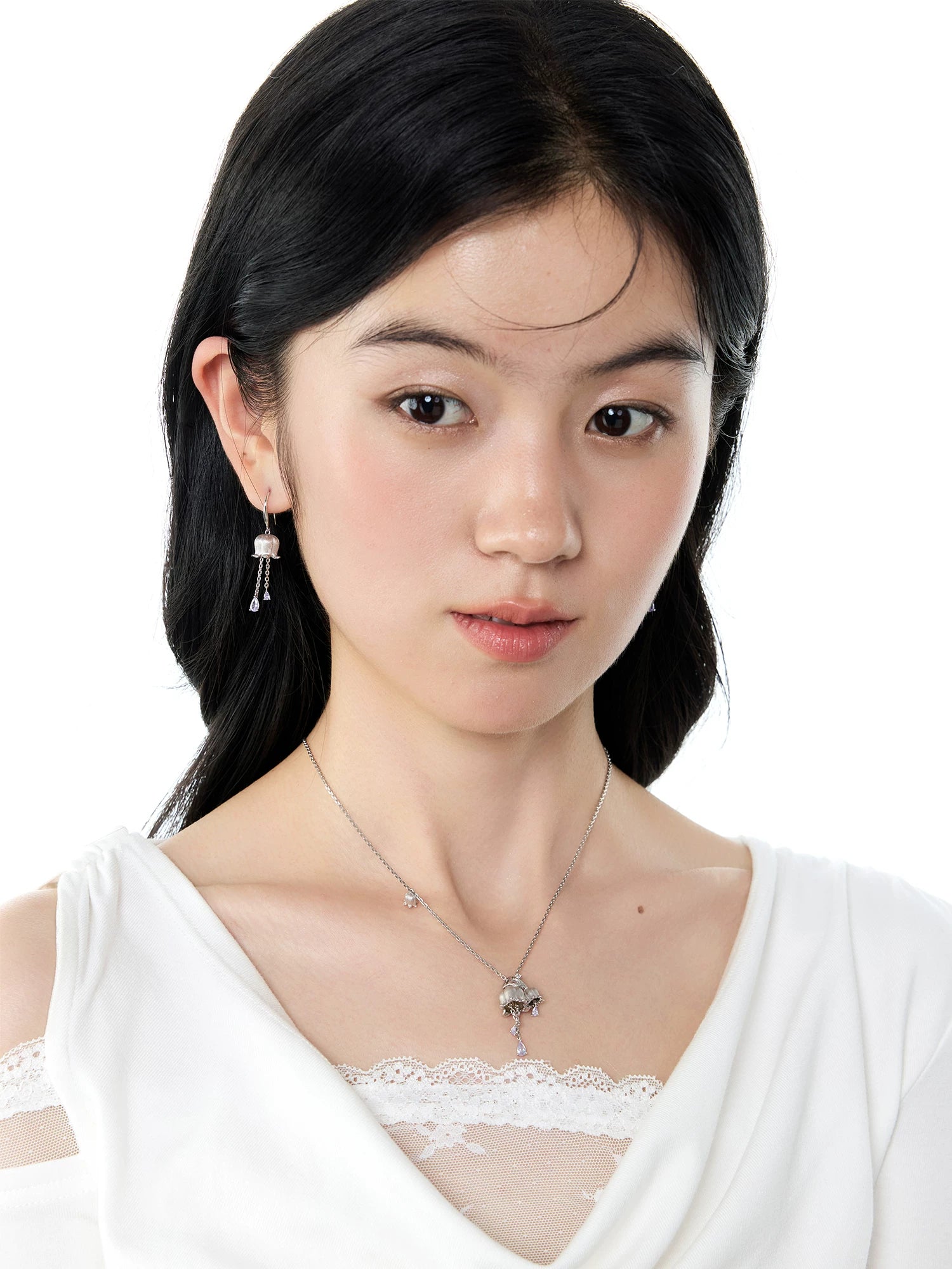 NO SOLUTION Brushed Lily of The Valley Tassel Purple Diamond Earrings