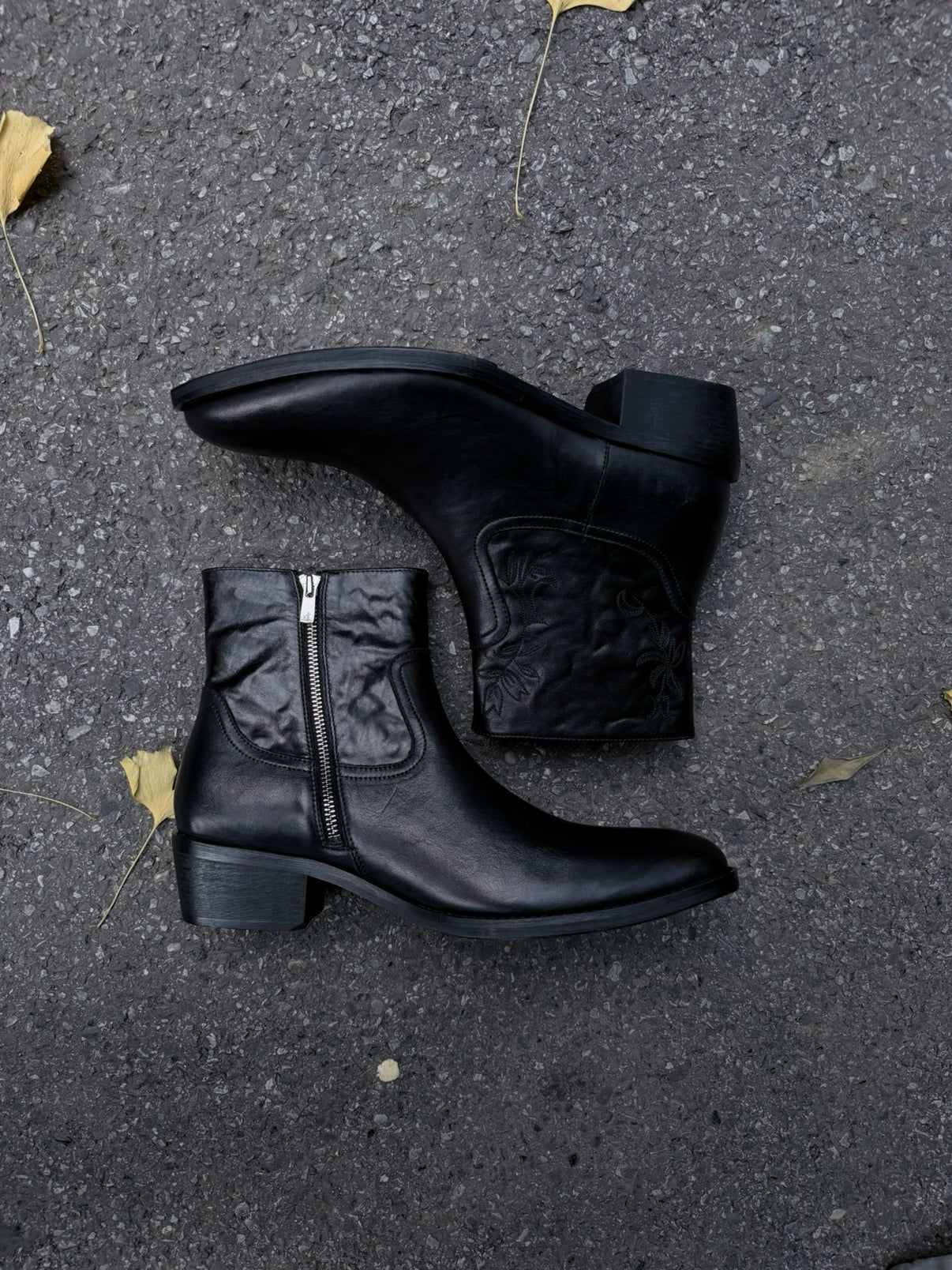 AMBSOM Pointed Yuppie High-top Chelsea Boots