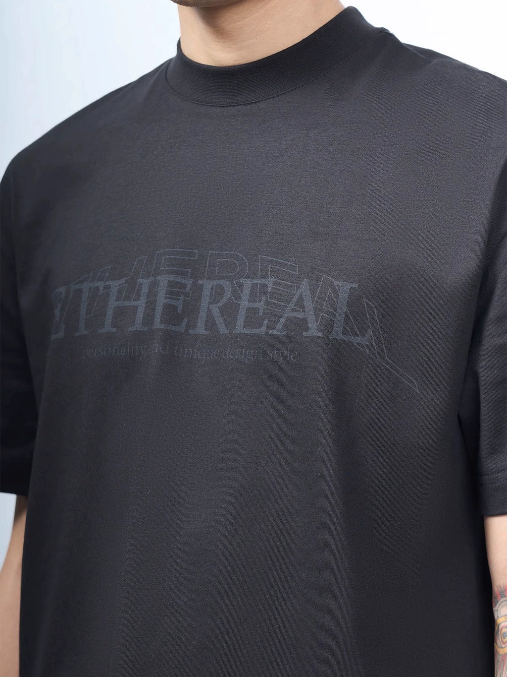 ETHEREAL PRODUCTION  Small Neckline Basic Short Alphabet Printed Tee