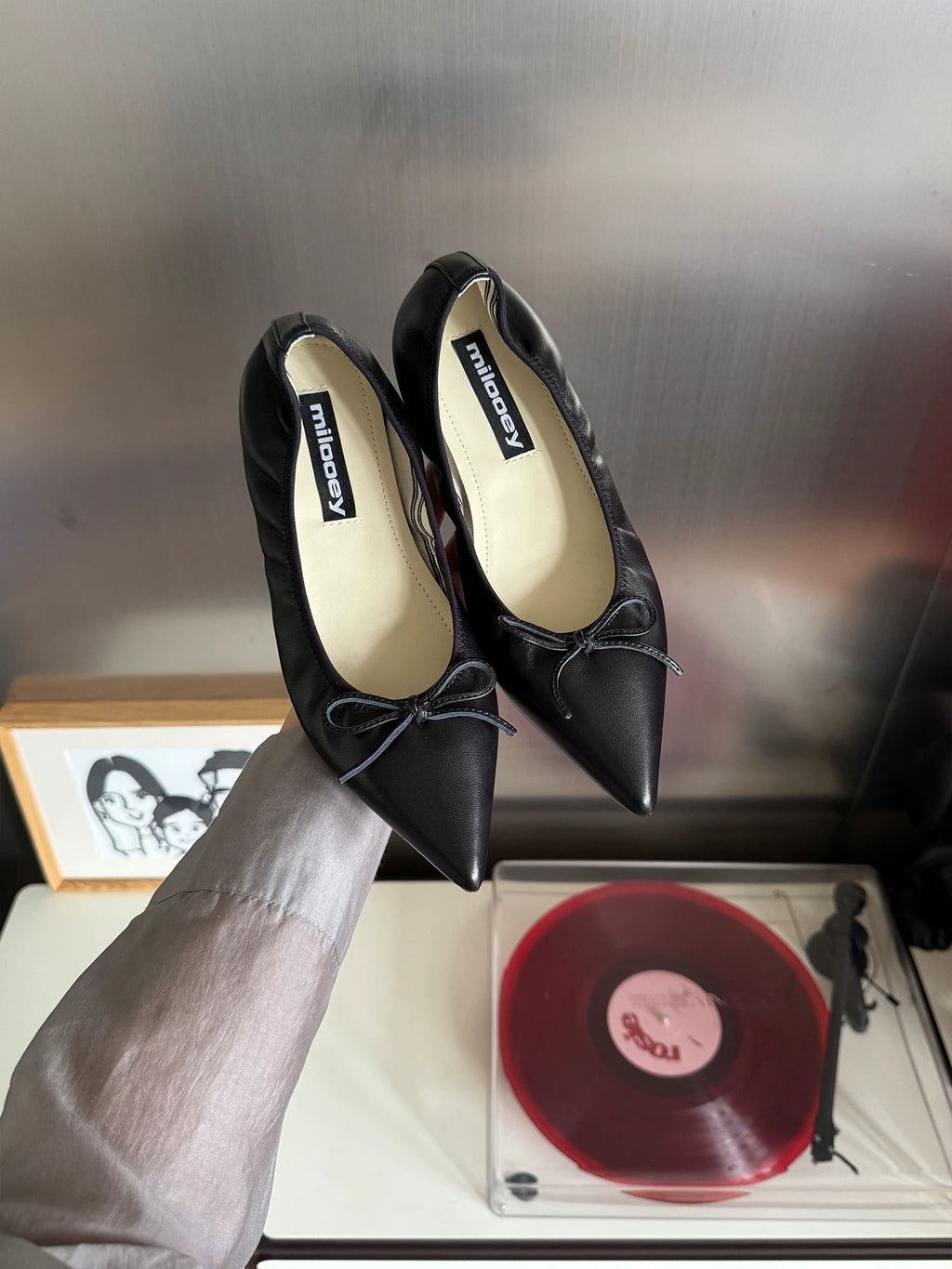 MILOOEY Leather Pointed-Toe Ballet Flat