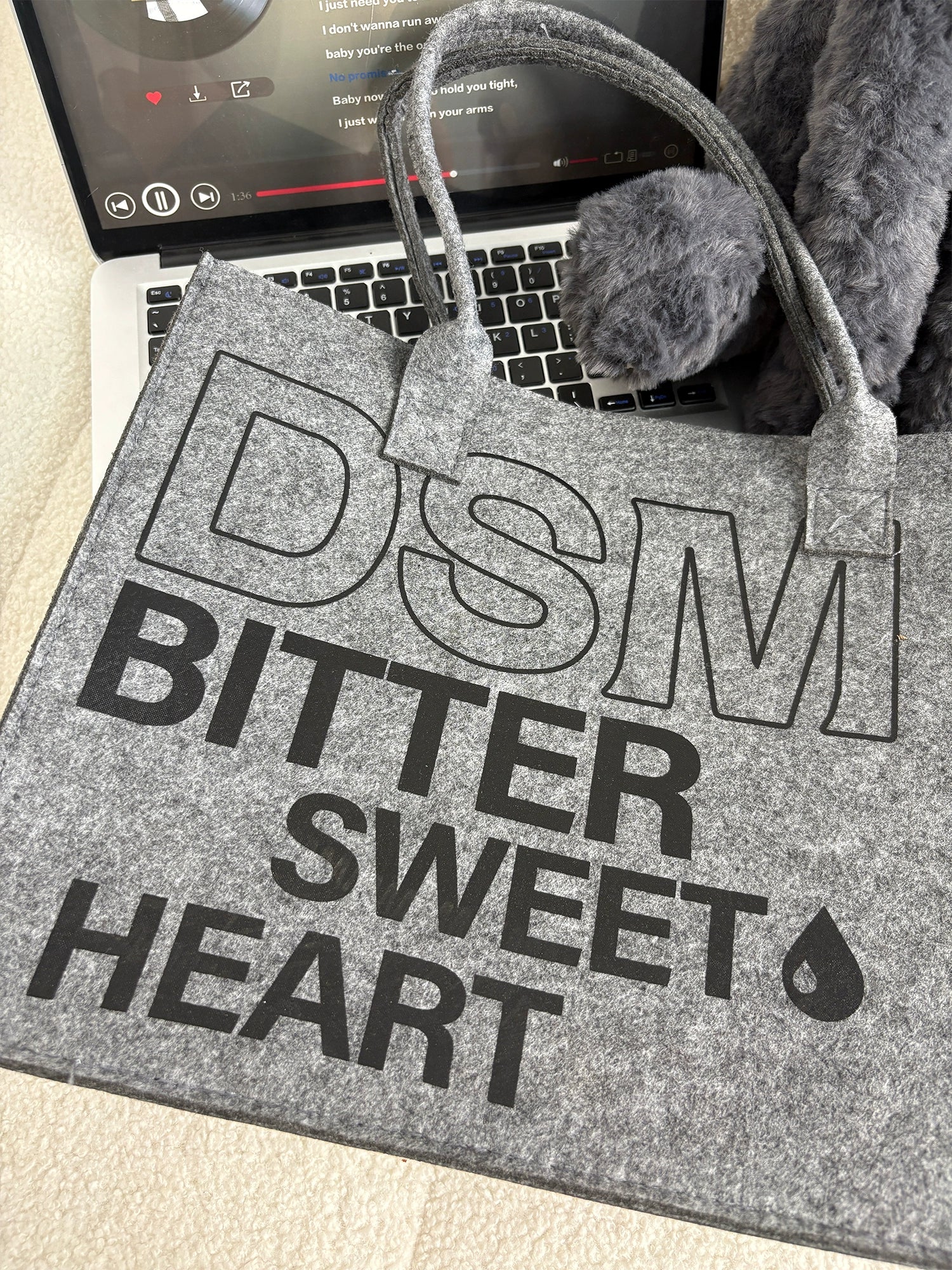 DONSMOKE Felt Temperament Hand Bag