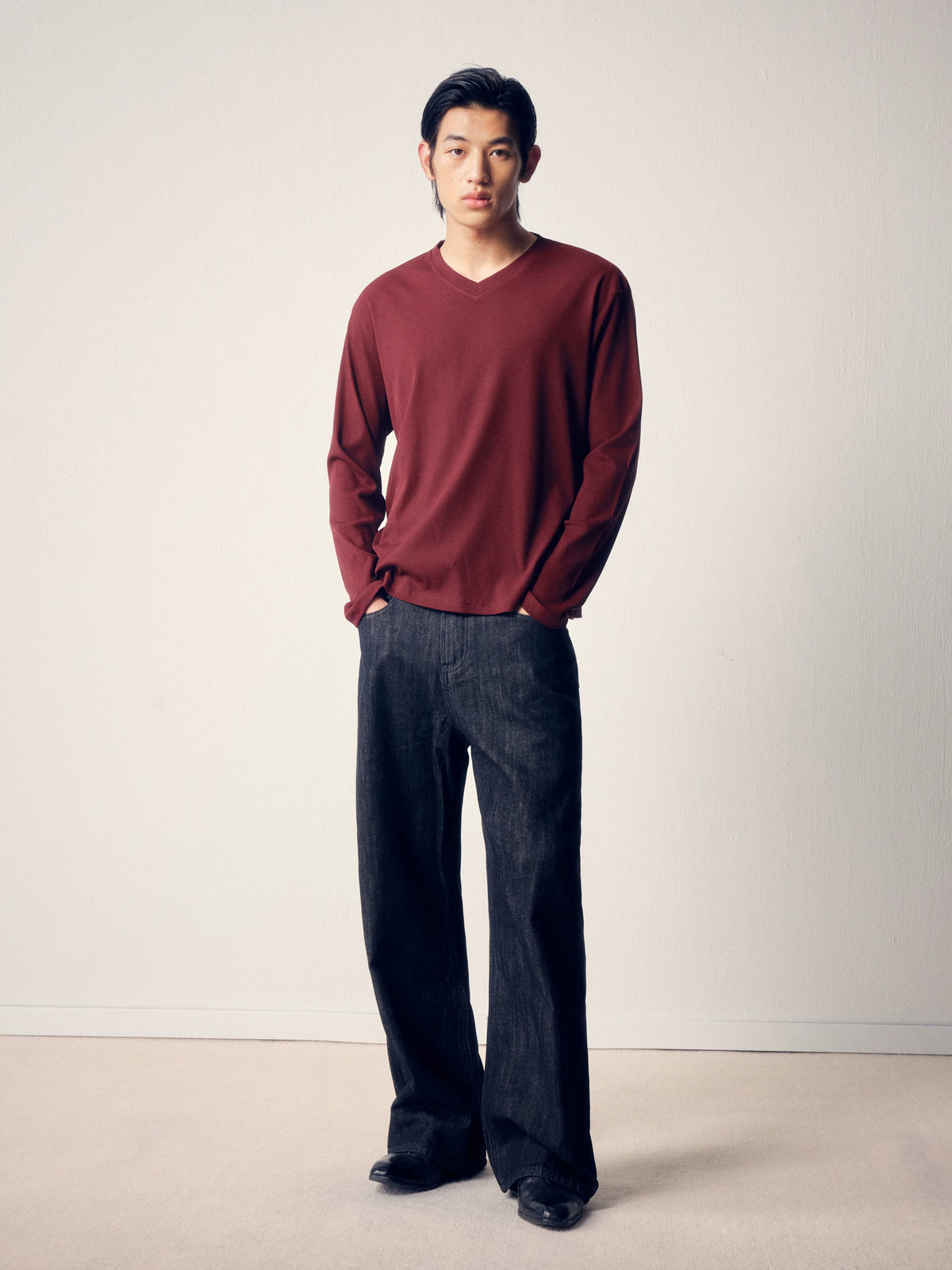 NO LOGO Raw Denim Mid-Rise Straight-Leg Jeans