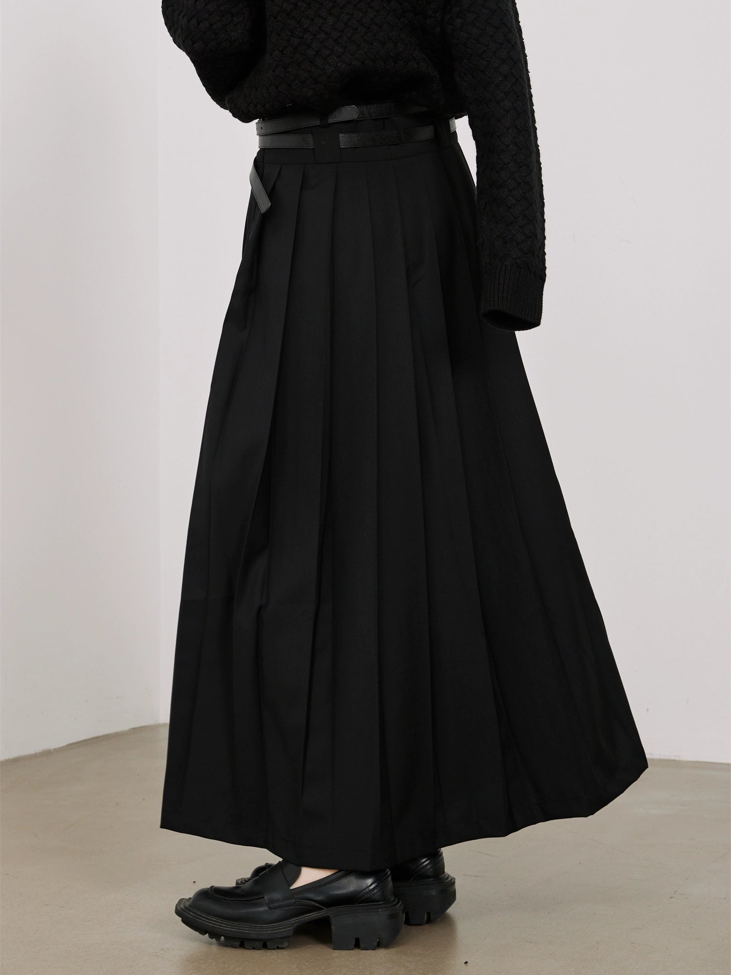 SUNYVONNE Skirt with Pleated A-word