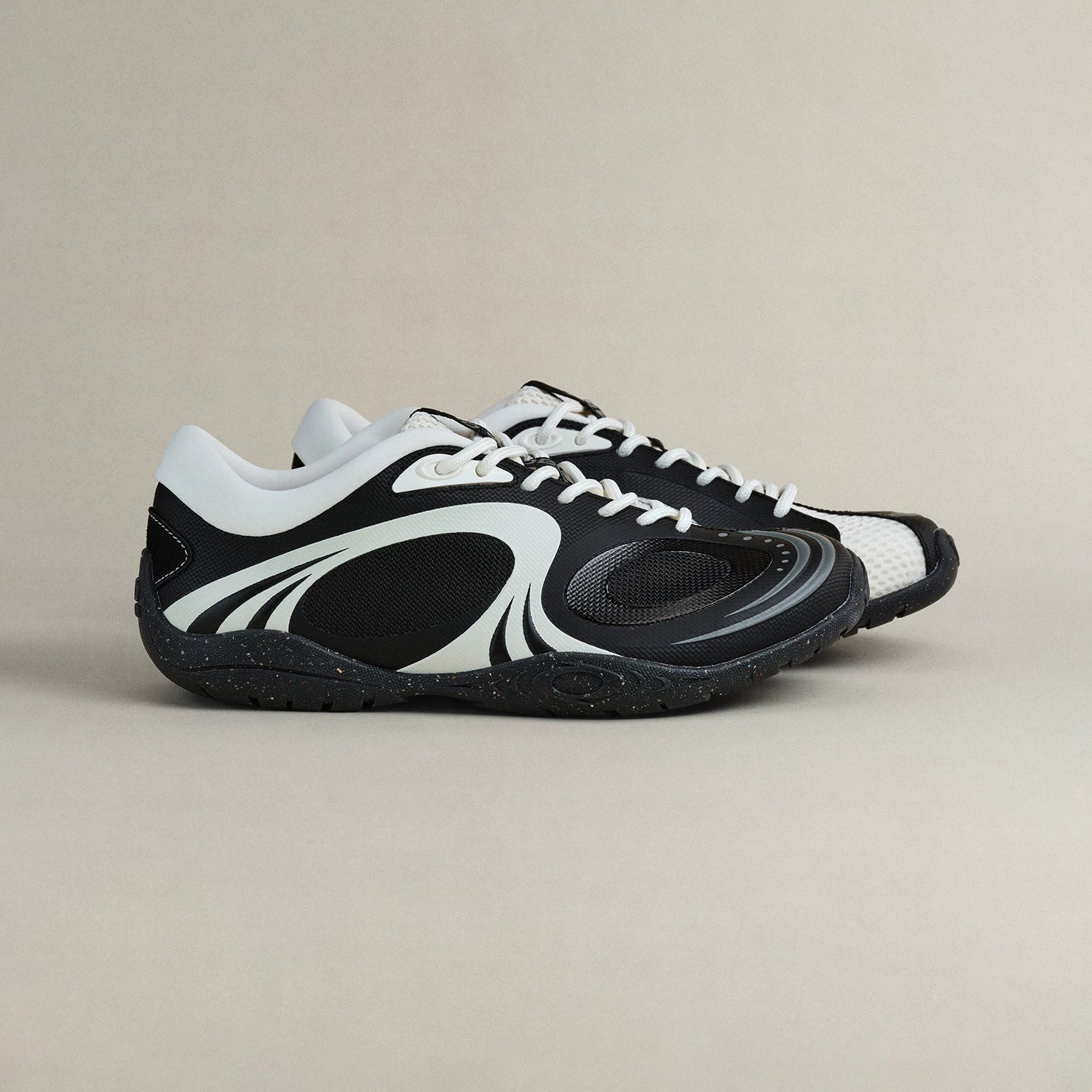 OLD ORDER Obsidian Breathable Running Sneaker