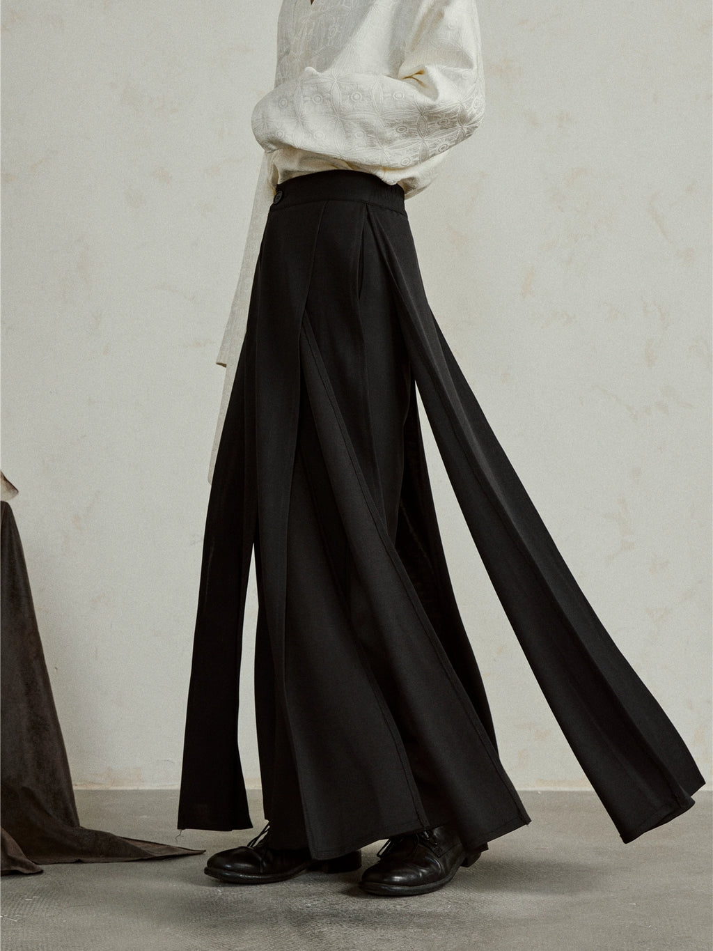 SUNYVONNE Drape High-waisted Slacks Skirt