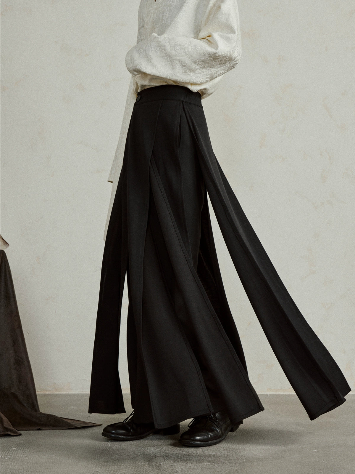 SUNYVONNE Drape High-waisted Slacks Skirt