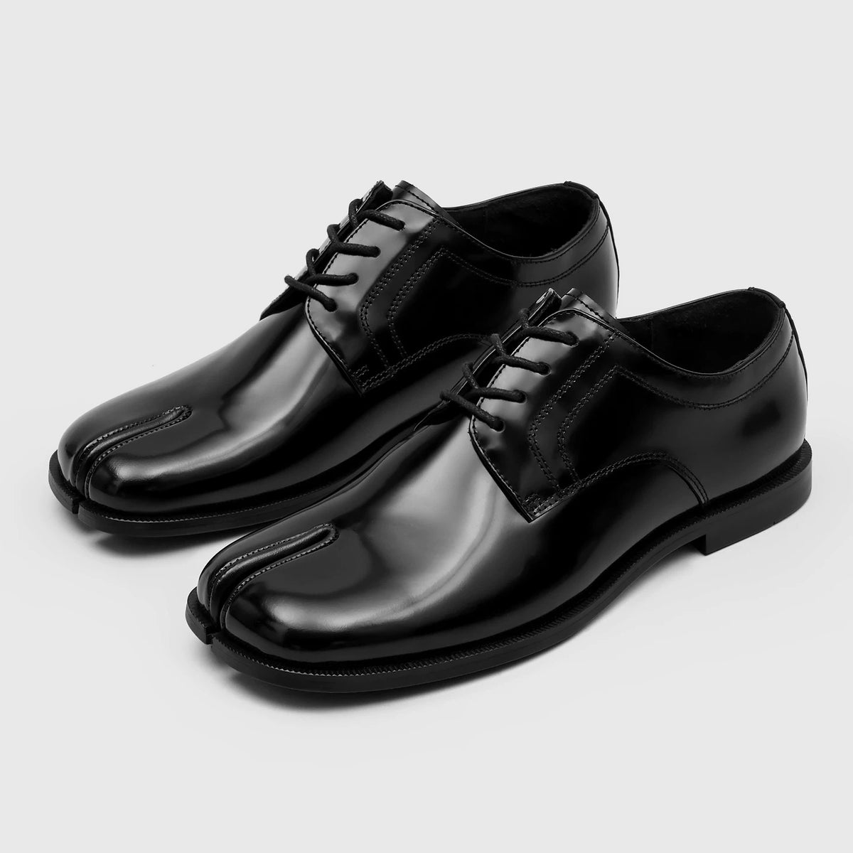 RZAAZ Textured Leather Split-Toe Square-Toe Tabi Lace-Up Derby