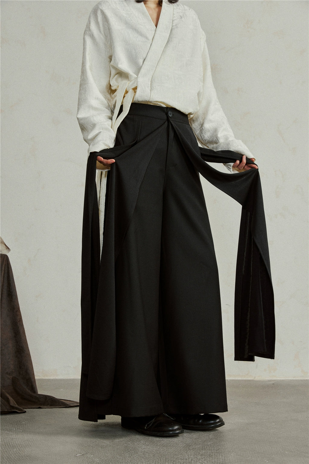 SUNYVONNE Drape High-waisted Slacks Skirt