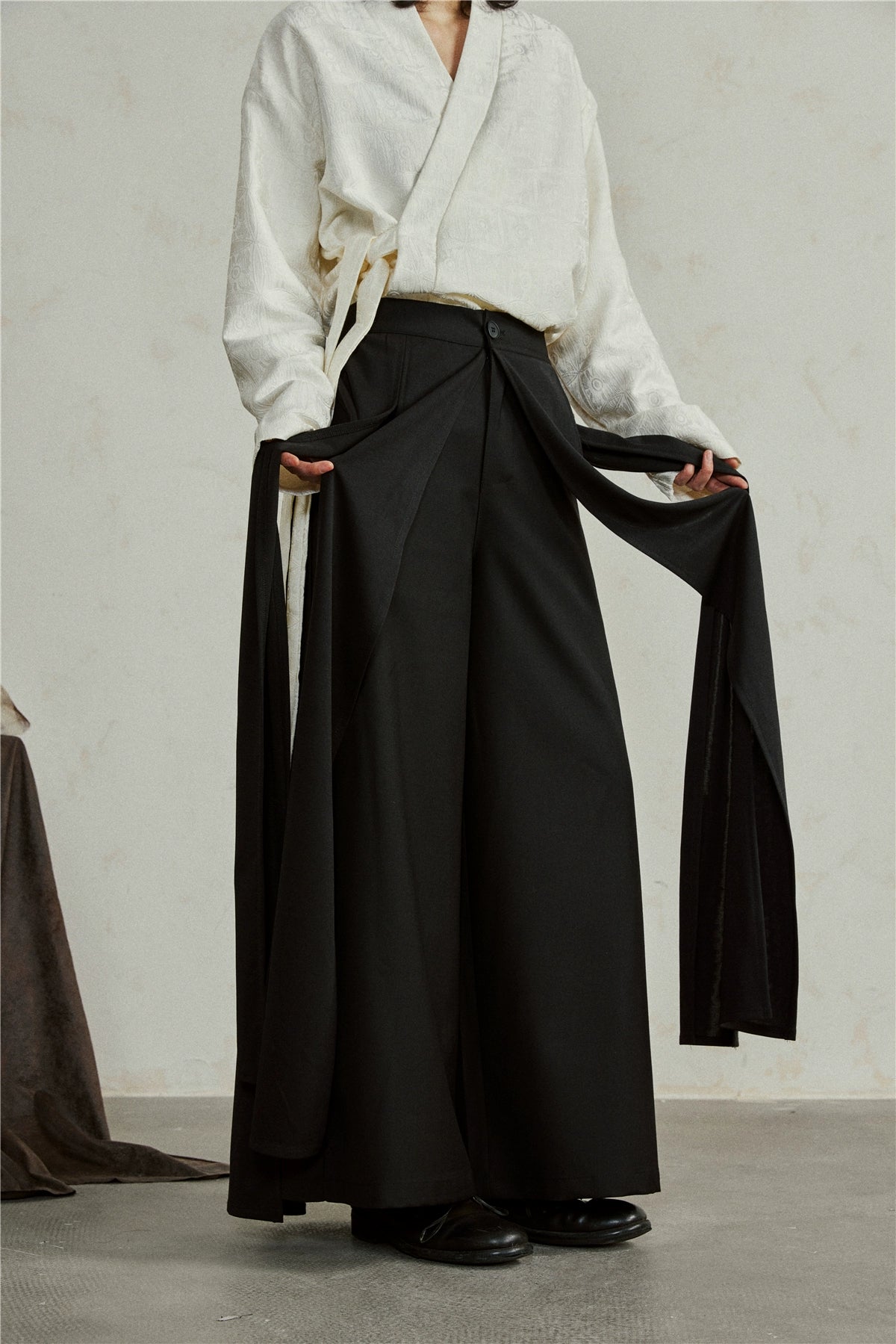 SUNYVONNE Drape High-waisted Slacks Skirt