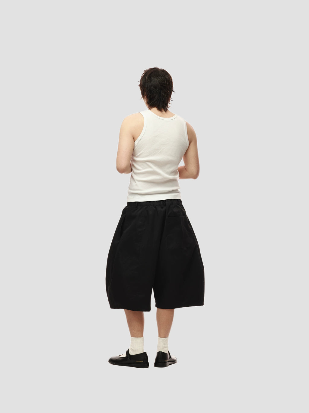 6CRAYON Black Double-Pleat Loose Wide-Leg Shorts