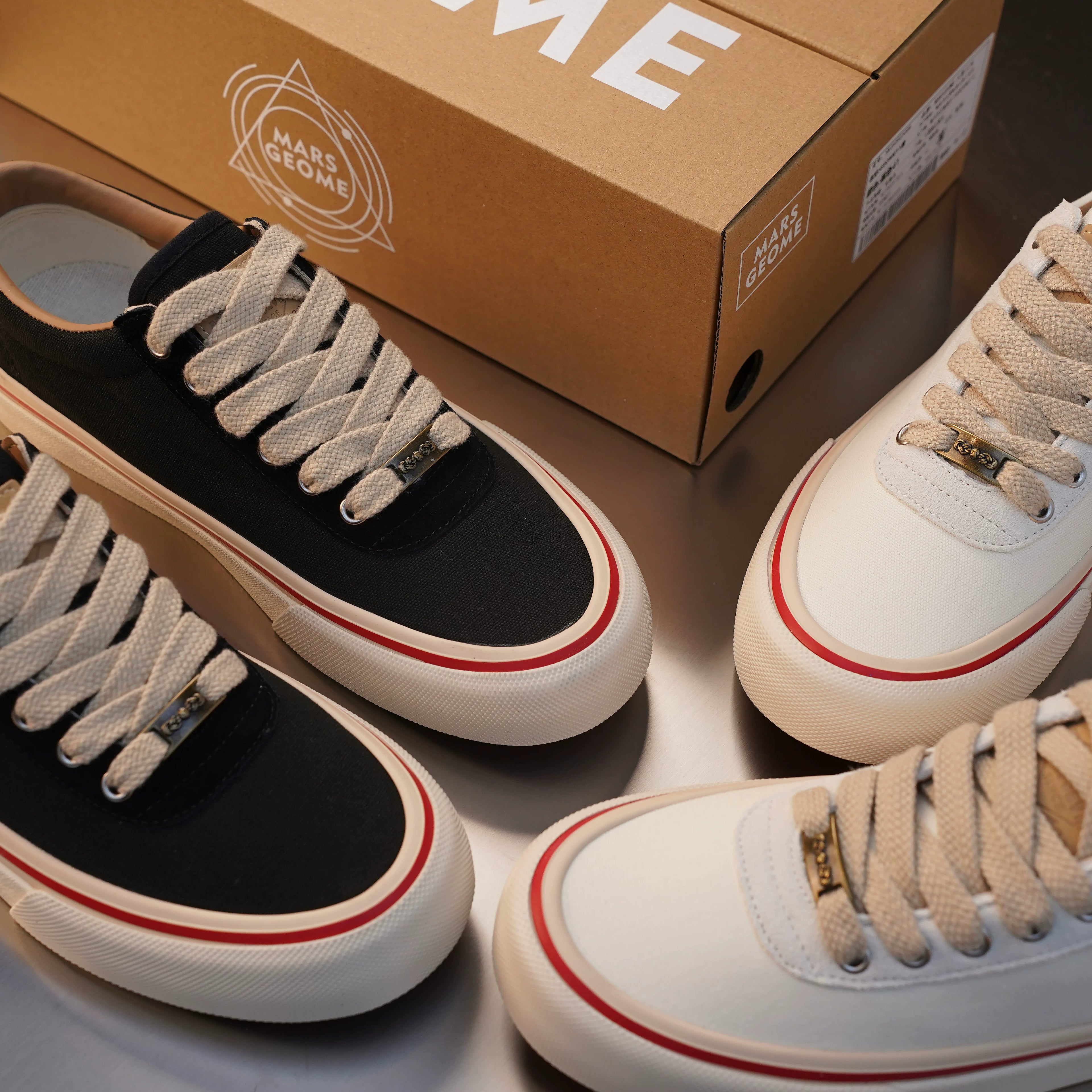 MARS GEOME Versatile Wide Last Shoes