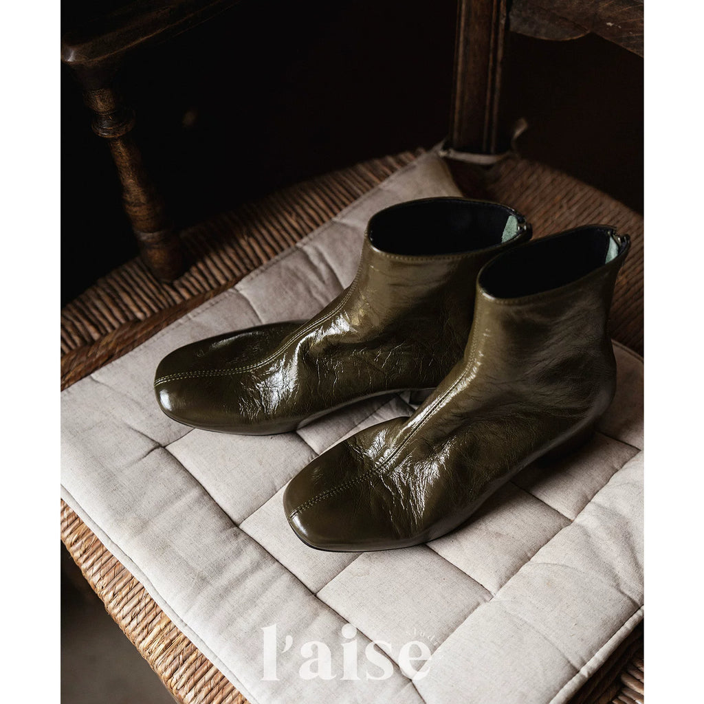 L'aise Patent Leather Chunky Heel Chelsea Boot