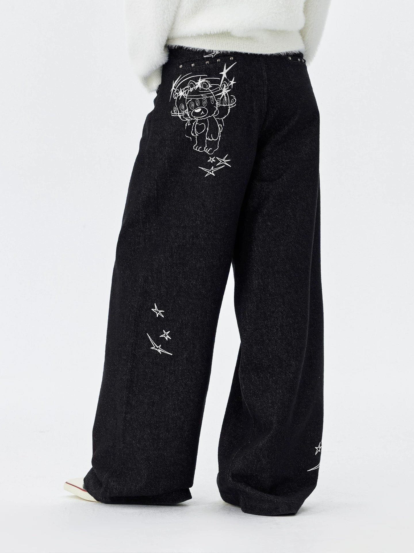 MEDM Vertigo Bear Embroidered Loose Jeans