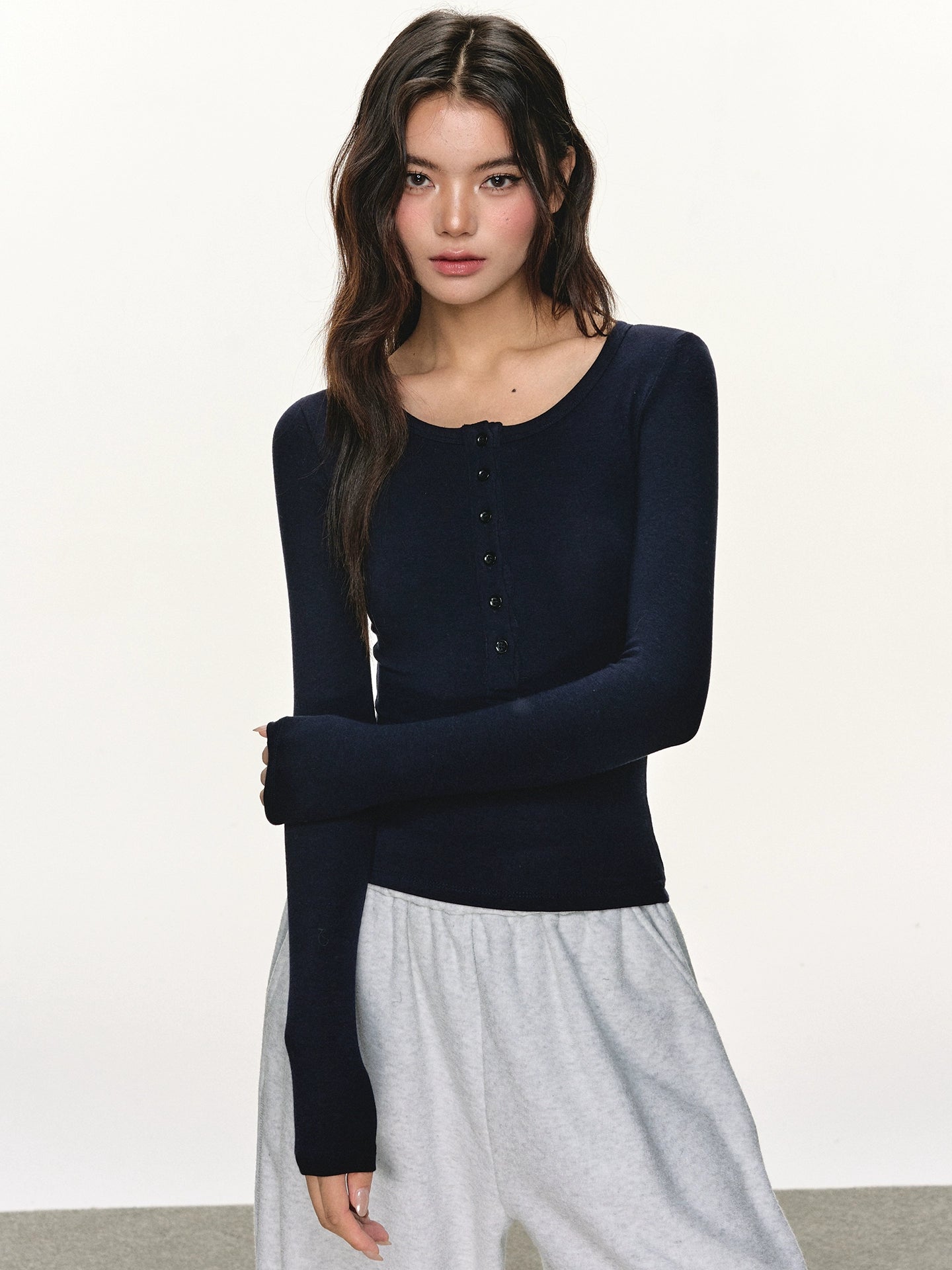 Anna Aneae Henry Collar with Bottom and Slim Long Sleeves
