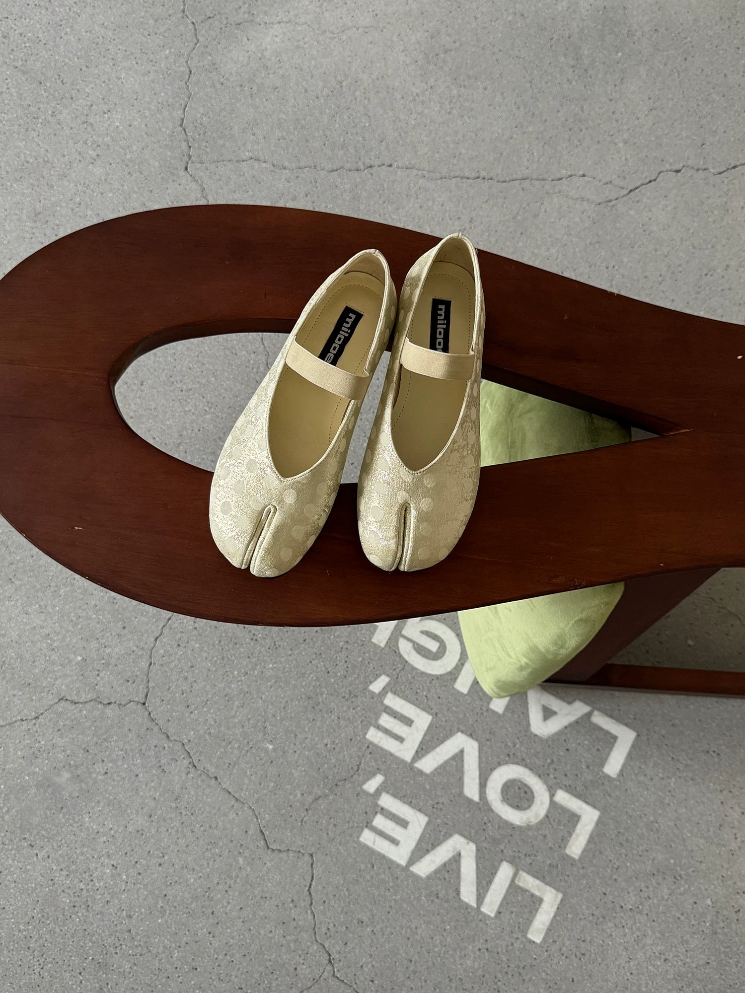 MILOOEY Leather Split-Toe Slip-On Loafer