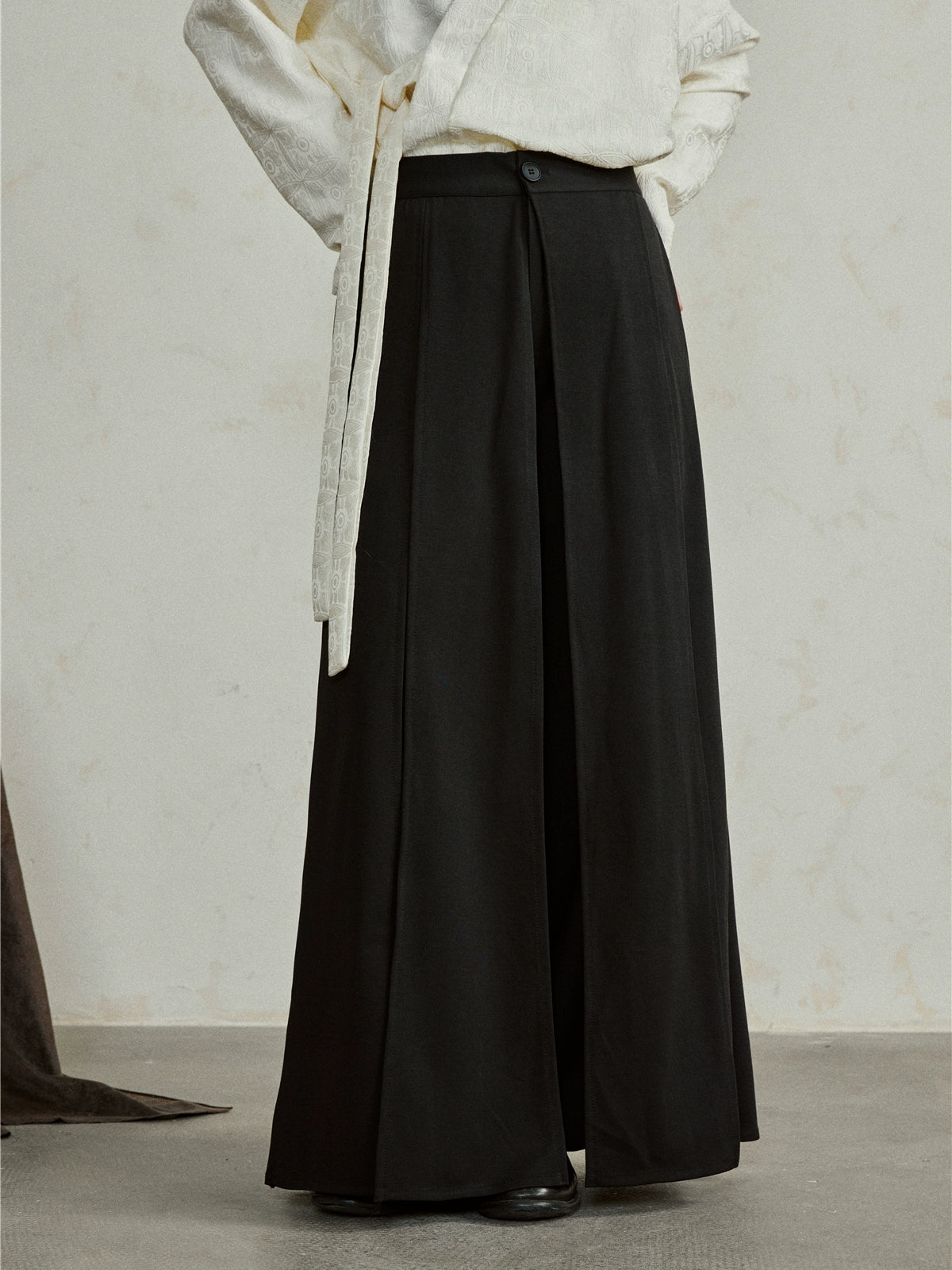 SUNYVONNE Drape High-waisted Slacks Skirt