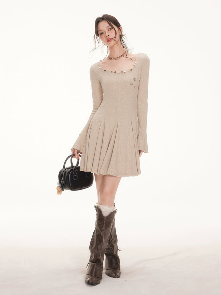 IMONE Vintage Flared Sleeve Pleated Big U-Neck Dress