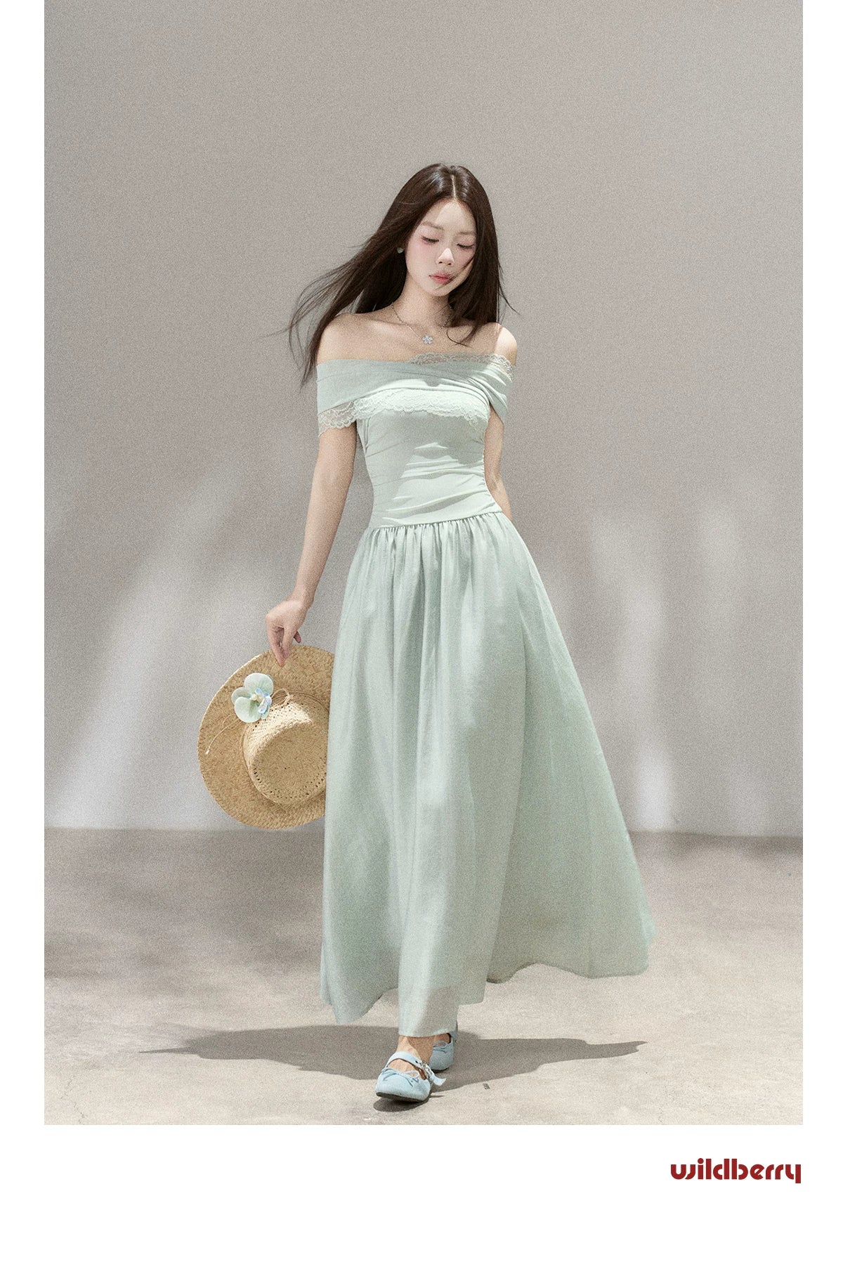 Wildberry One-word Shoulder Waist Slim Dress
