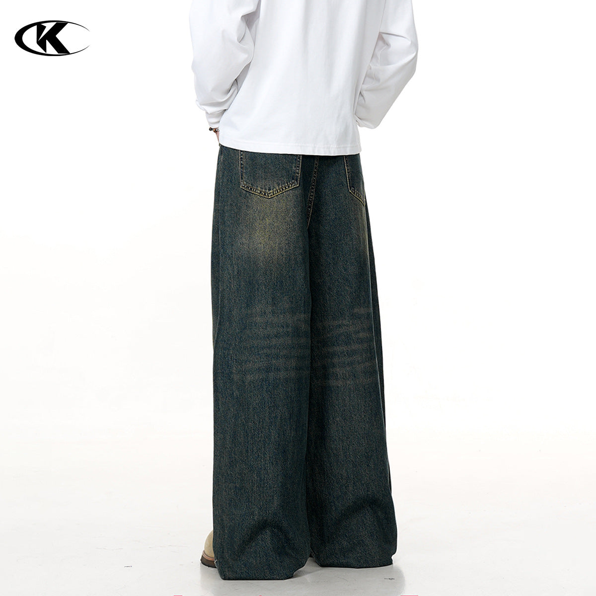 11KN Vintage Straight Jeans