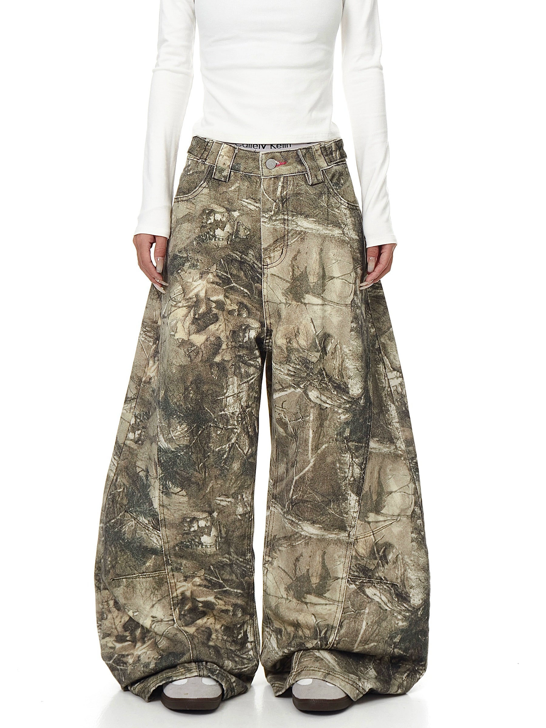BLACKLISTS Vintage Alphabet Embroidered Twig Camouflage Jeans