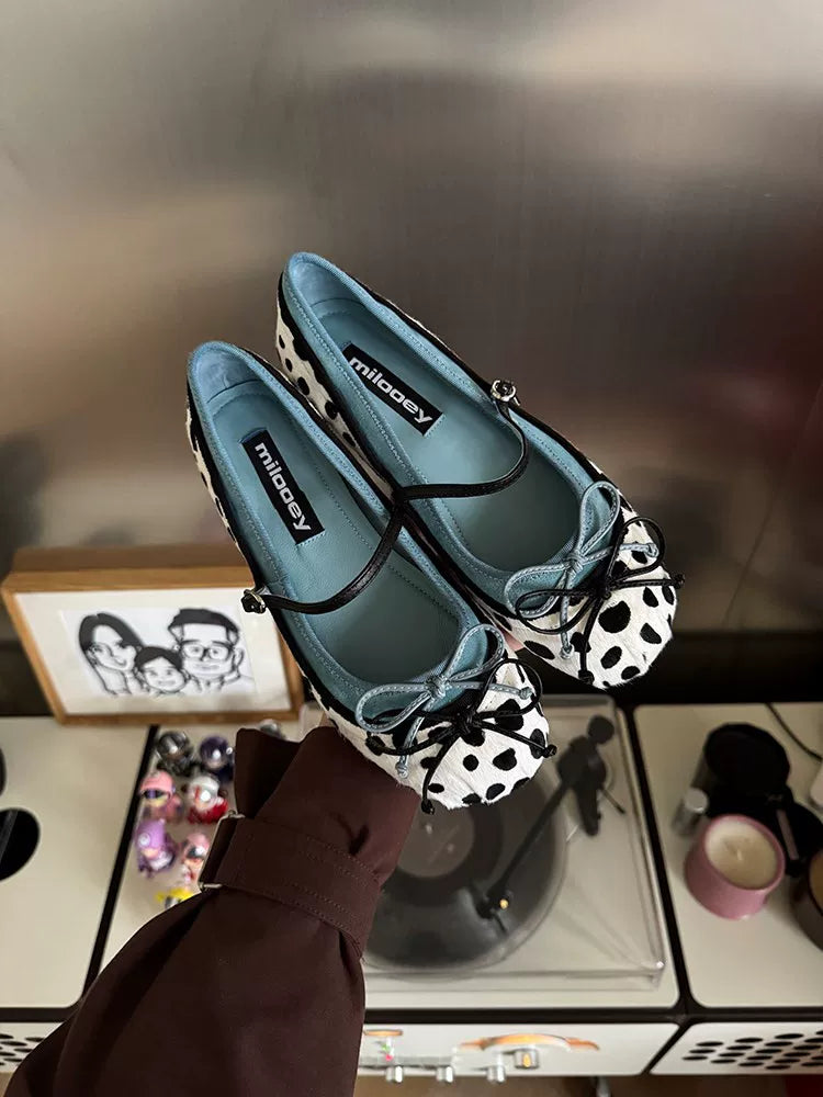 MILOOEY Leather One-Strap Round-Toe Mary Jane