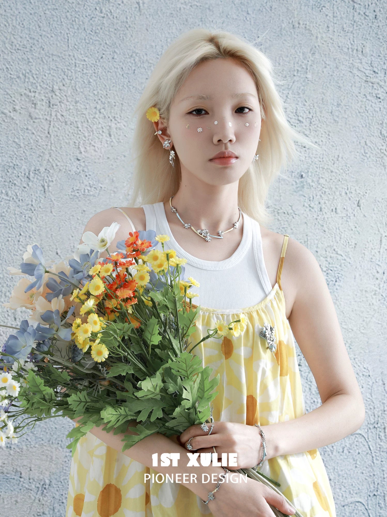 1ST XULIE Daisy Cubic Zirconia Gold-Plated Earrings