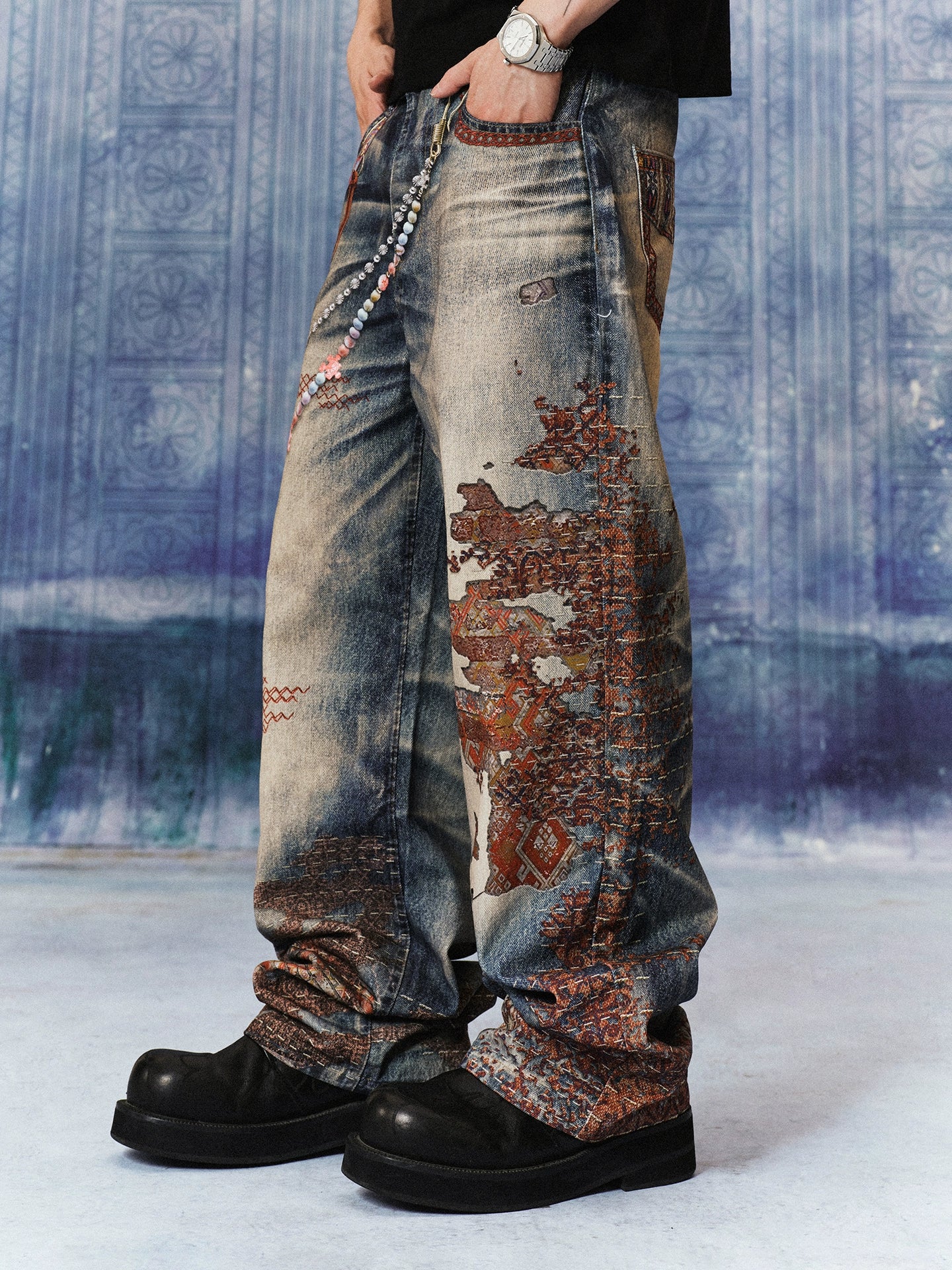 YADcrew Ragged Embroidered Print Denim Trousers