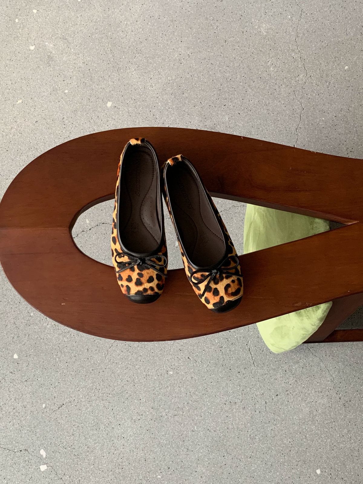 MILOOEY Bow Ballet Flat