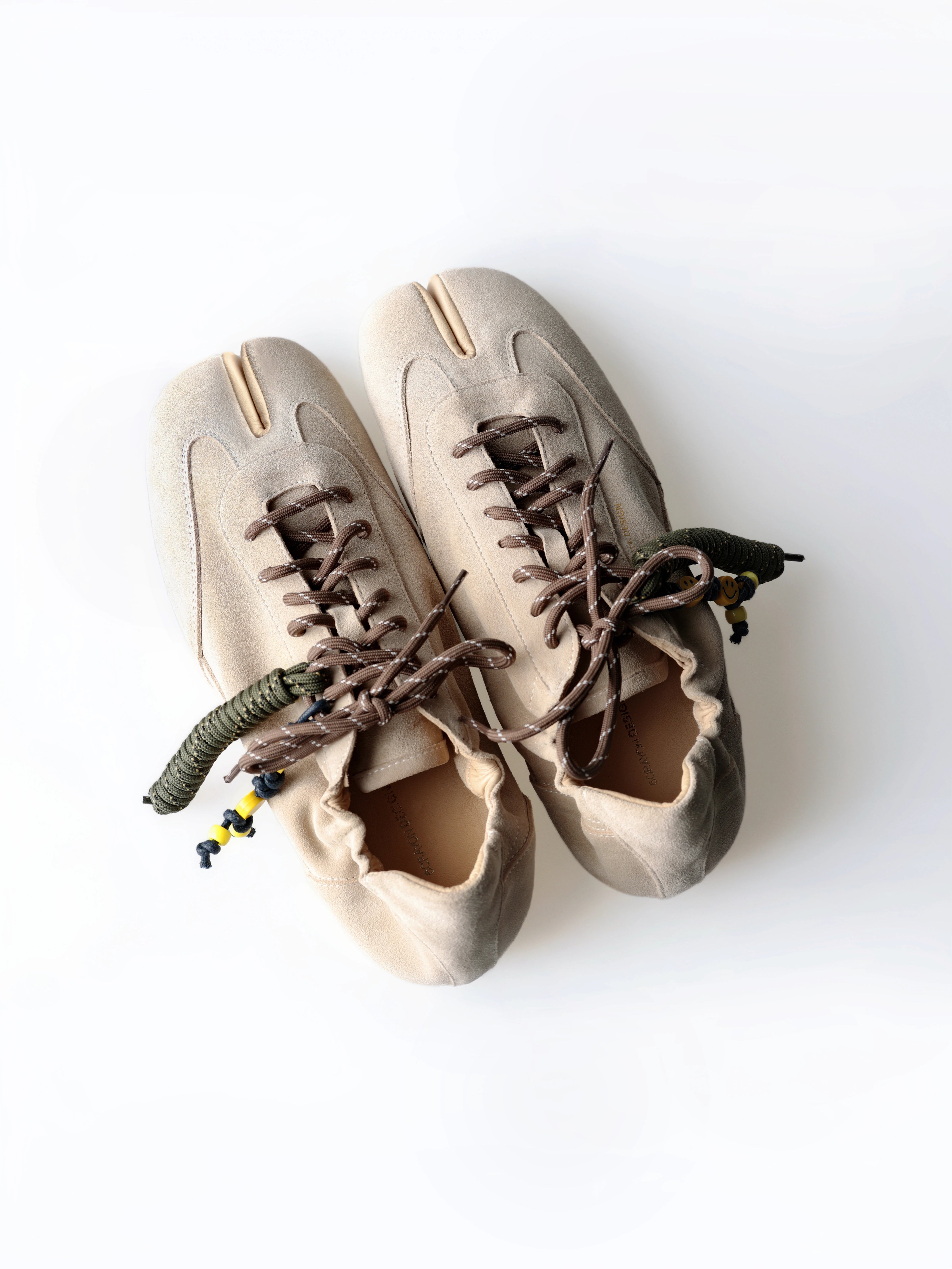 6CRAYON Soft Calfskin Split-Toe Tabi