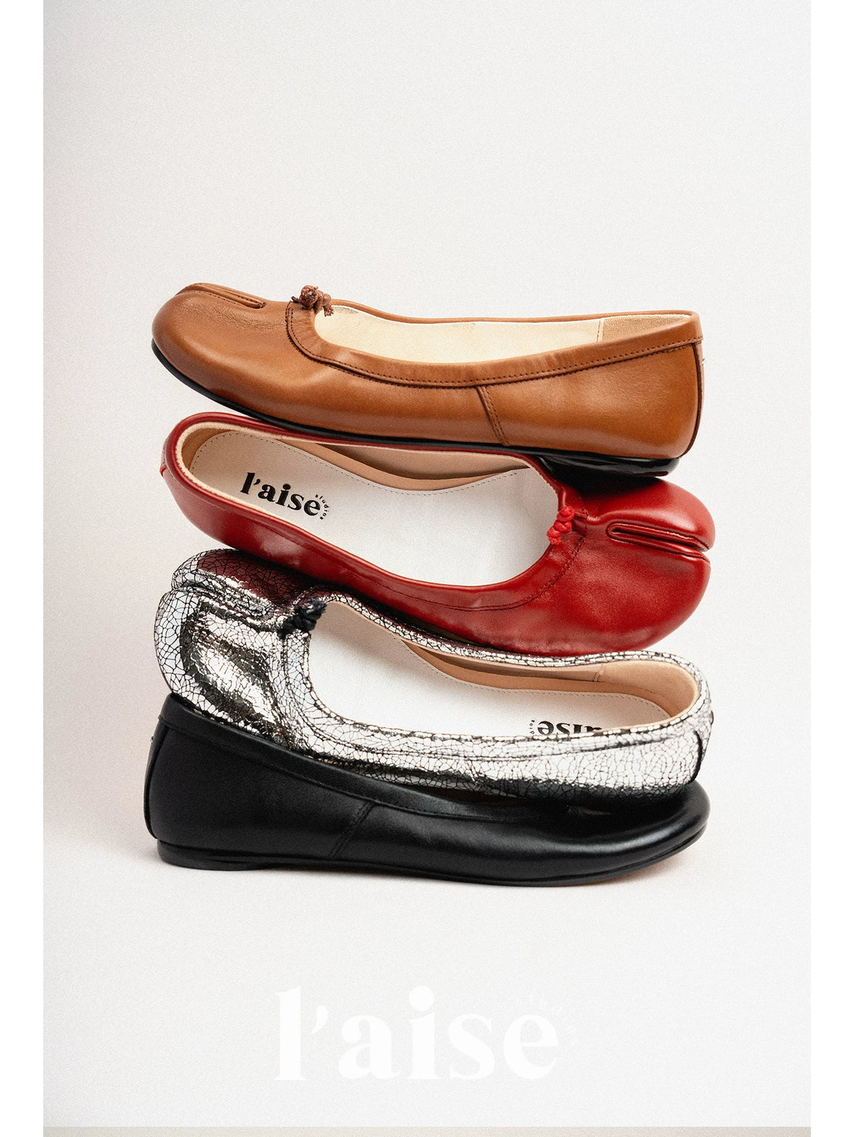 L'aise Washed Leather Split-Toe Tabi Flat