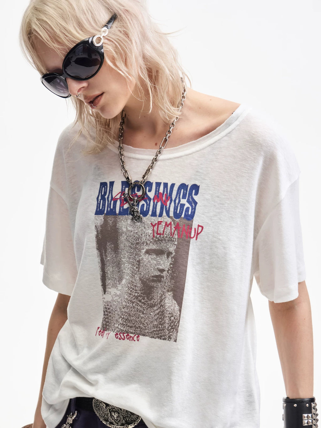 Yemanup Slogan Portrait Print Crew Neck Loose Tee