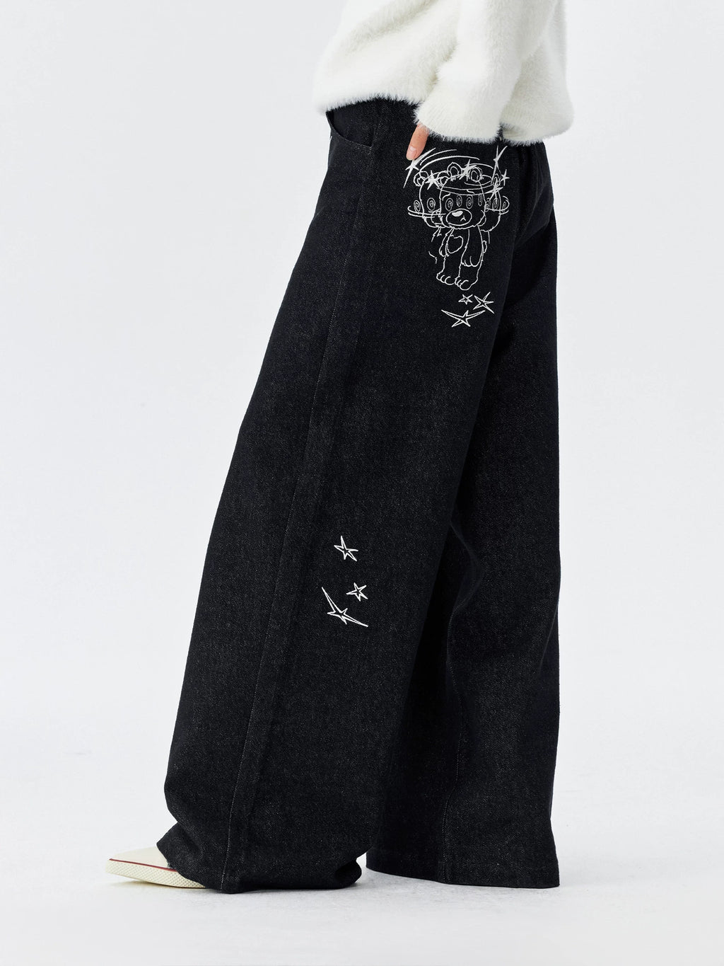 MEDM Vertigo Bear Embroidered Loose Jeans