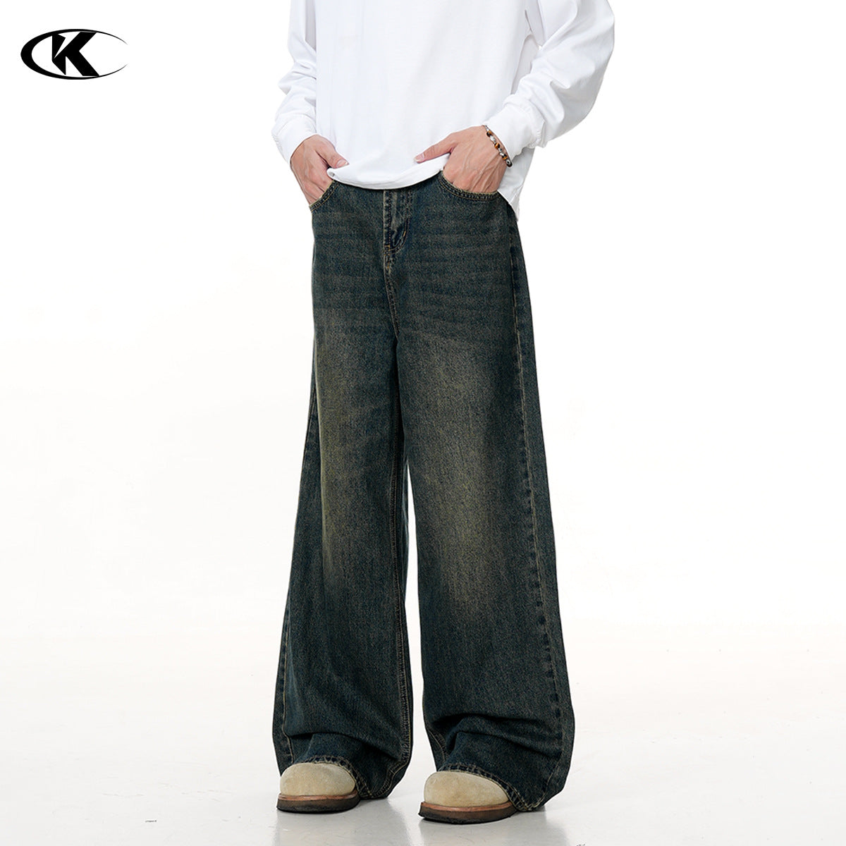 11KN Vintage Straight Jeans