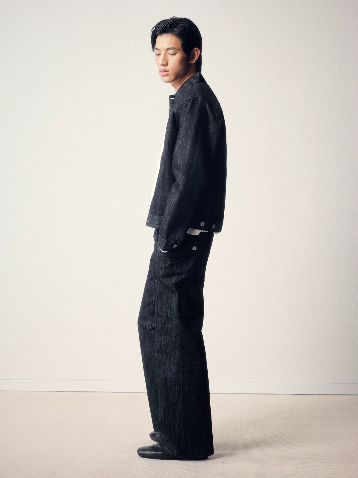 NO LOGO Iridescent Straight-Leg Raw Denim Jeans