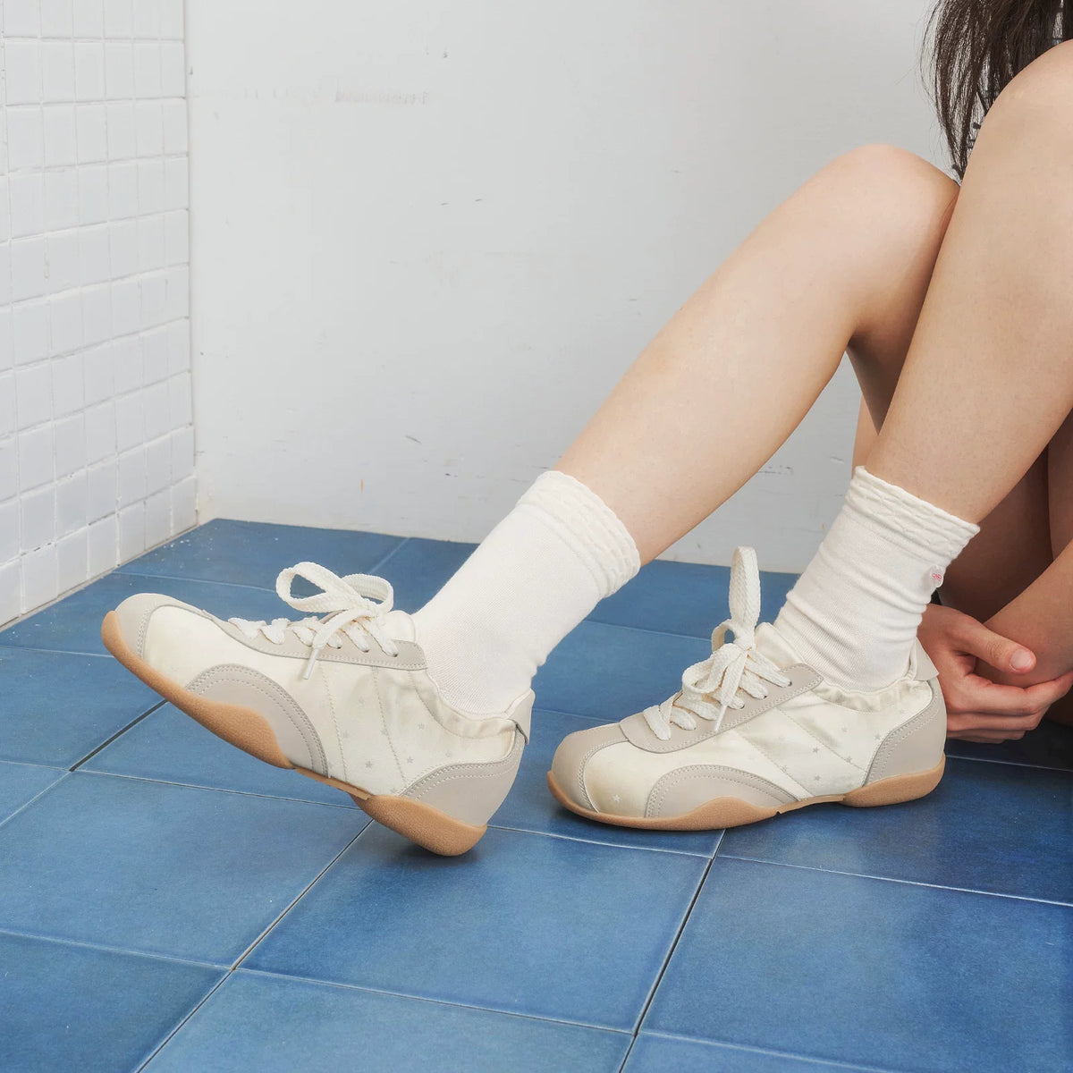 MASOOMAKE Lace-Up Round-Toe Training Sneaker