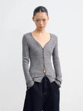 LINY LIBERTY Minimalist Slim-Fit Long-Sleeve Knit Top