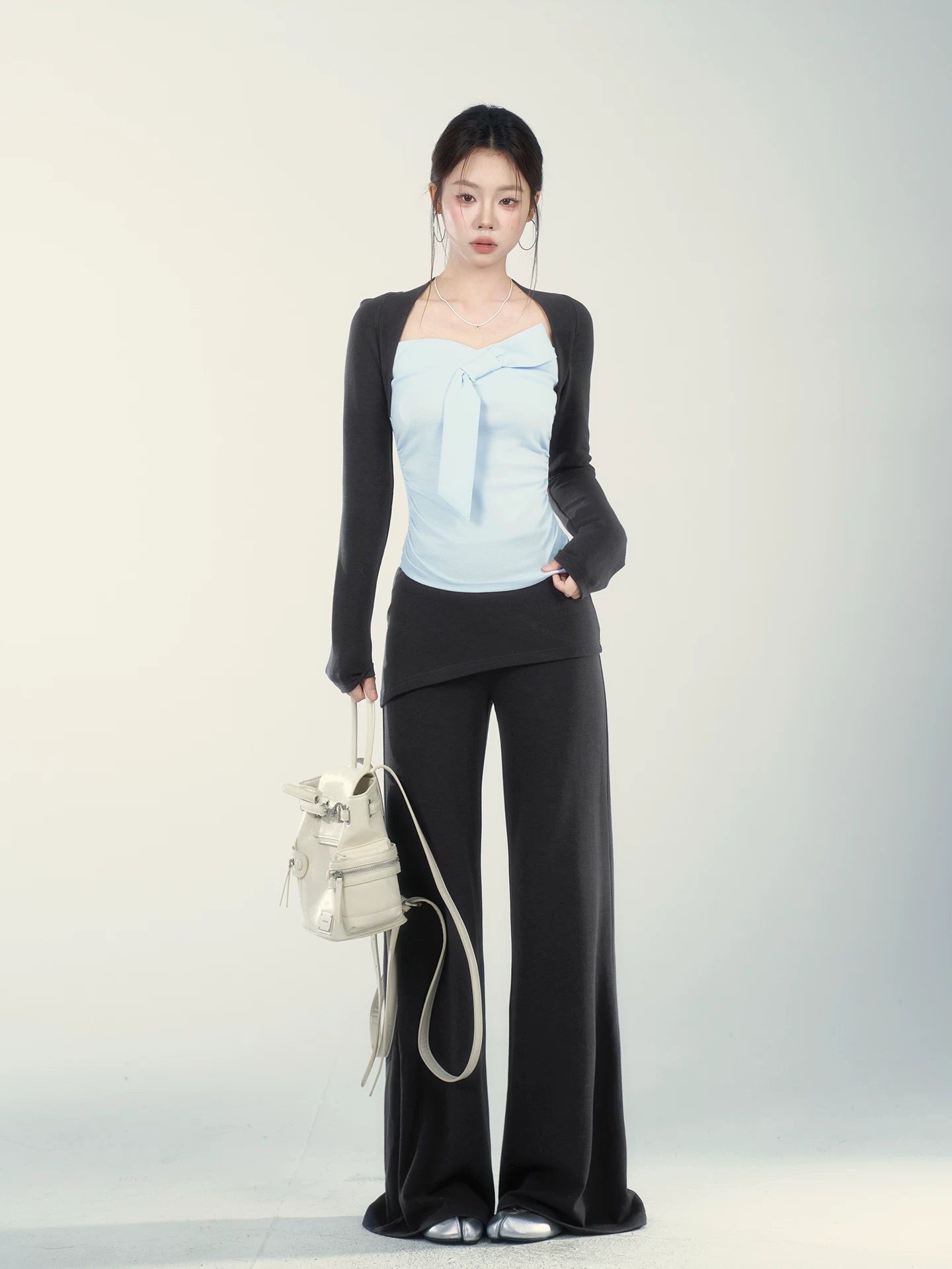 Wildberry Contrasting Color Slim-fitting Long-sleeved Knitted Sweater